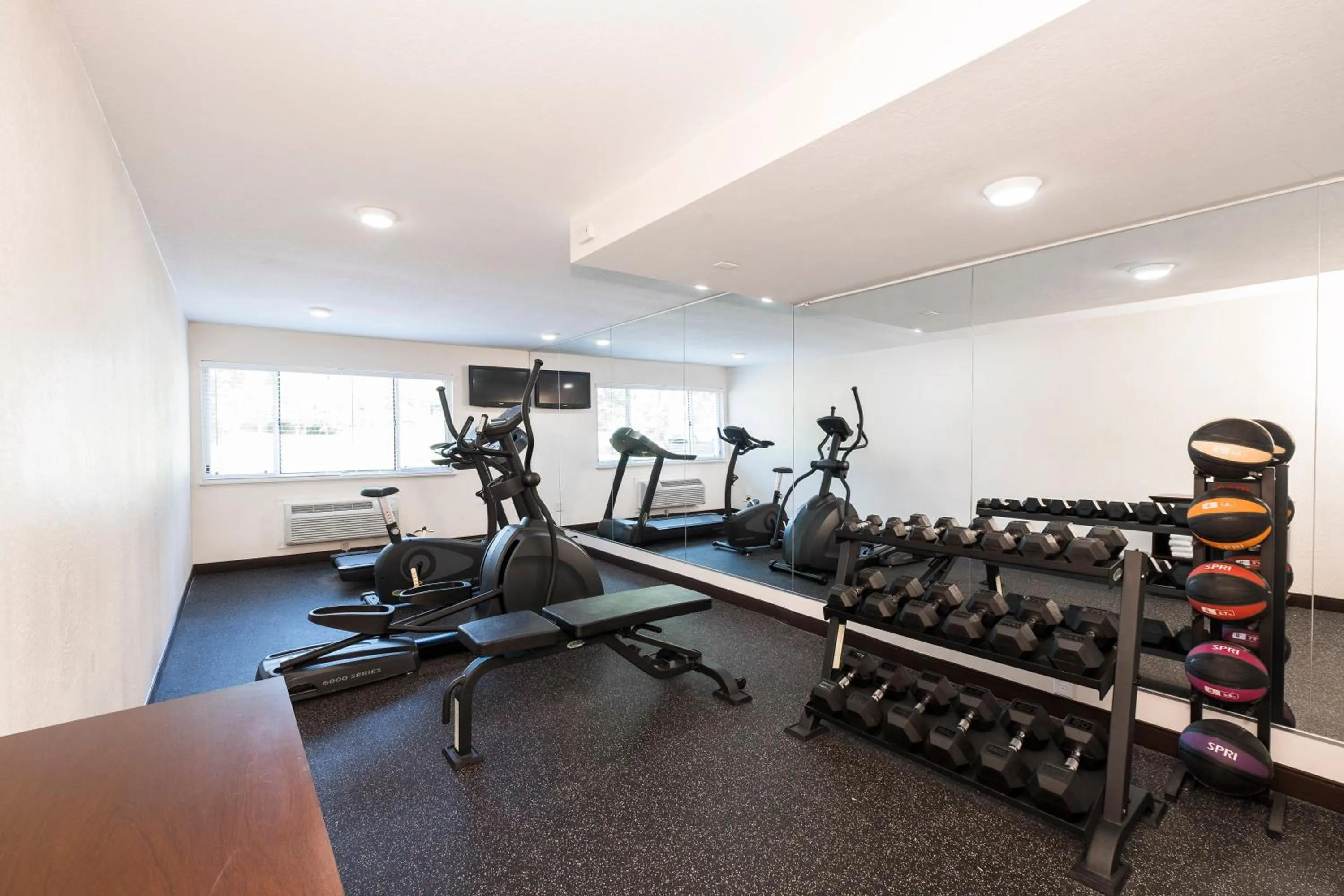 Fitness centre/facilities in Red Roof Inn PLUS+ Poughkeepsie