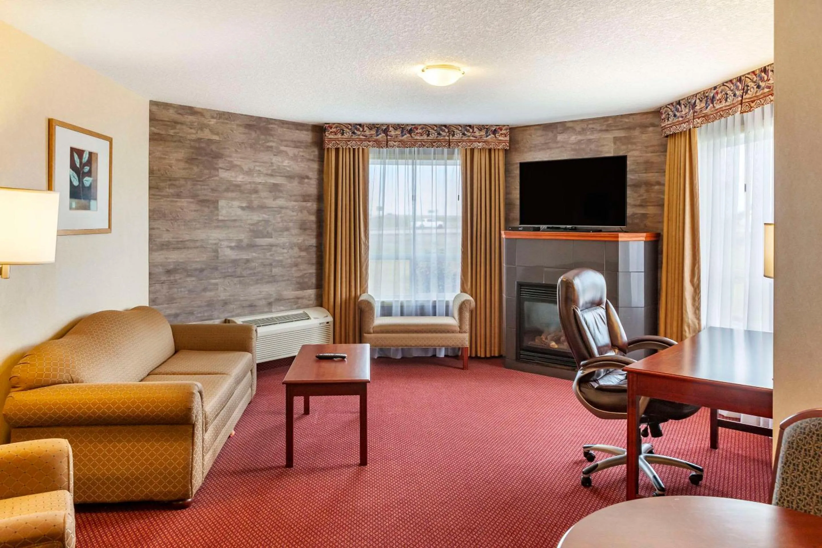 Bedroom in Quality Inn & Suites Edmonton International Airport