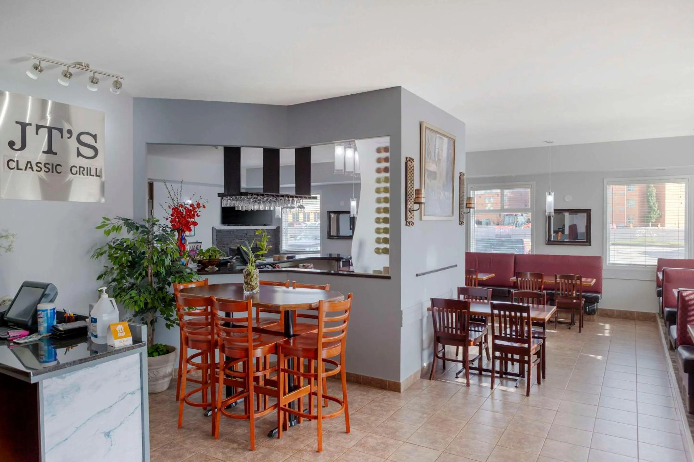 Restaurant/places to eat in Quality Inn & Suites Edmonton International Airport