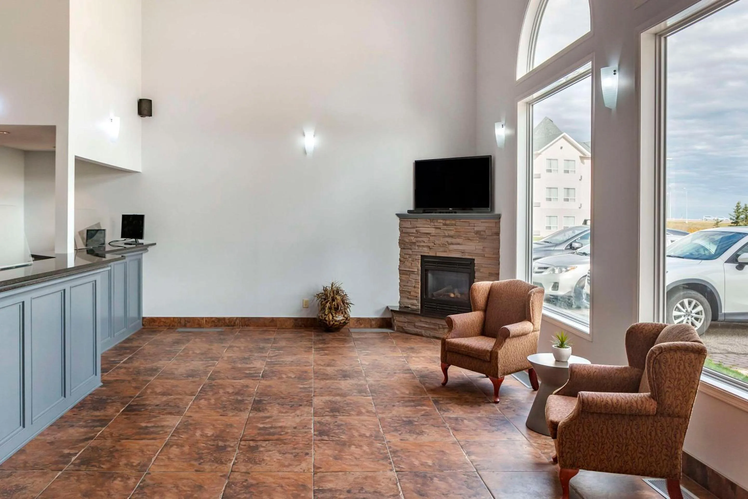 Lobby or reception in Quality Inn & Suites Edmonton International Airport