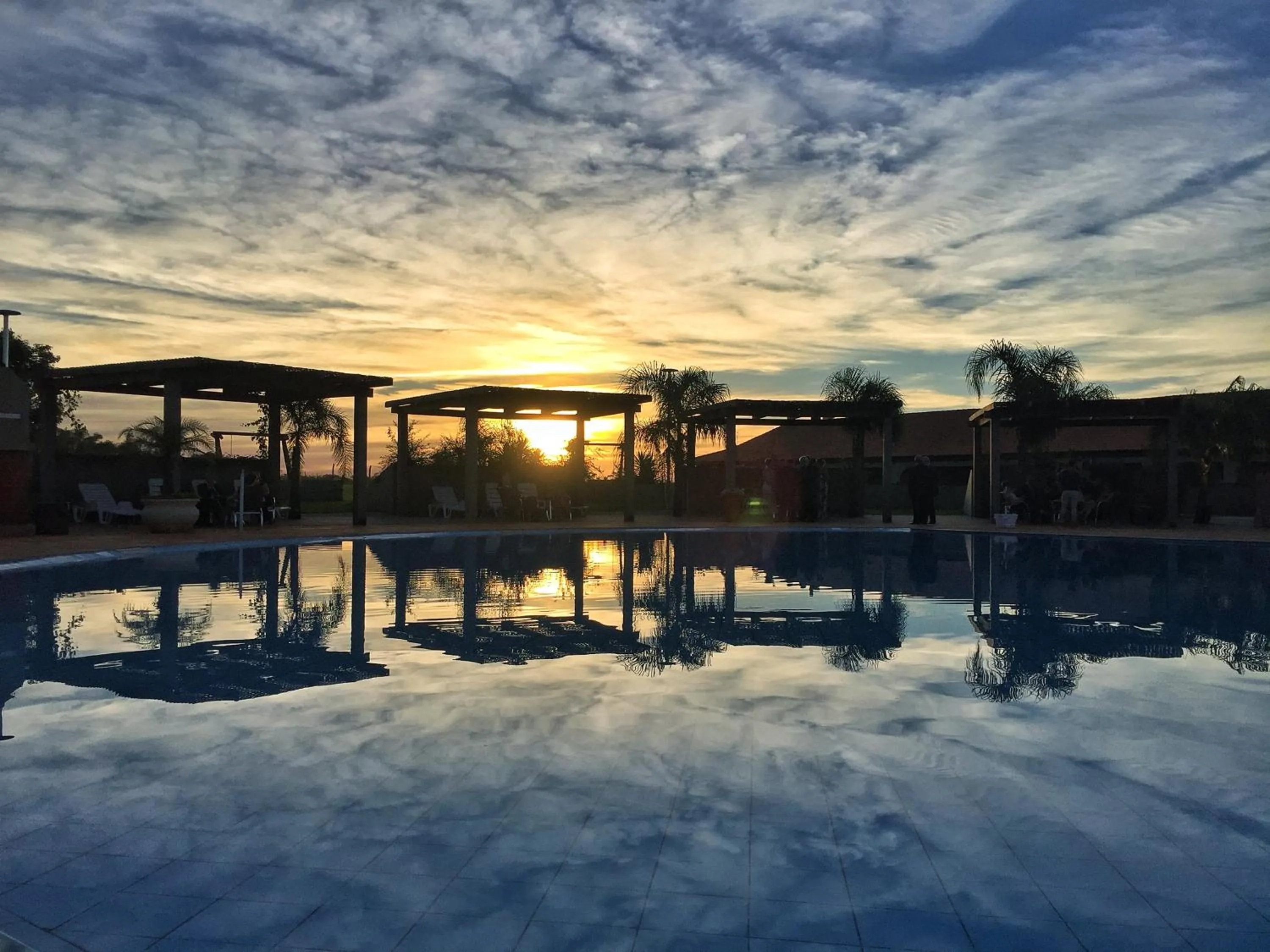 Swimming pool in Tenondé Park Hotel