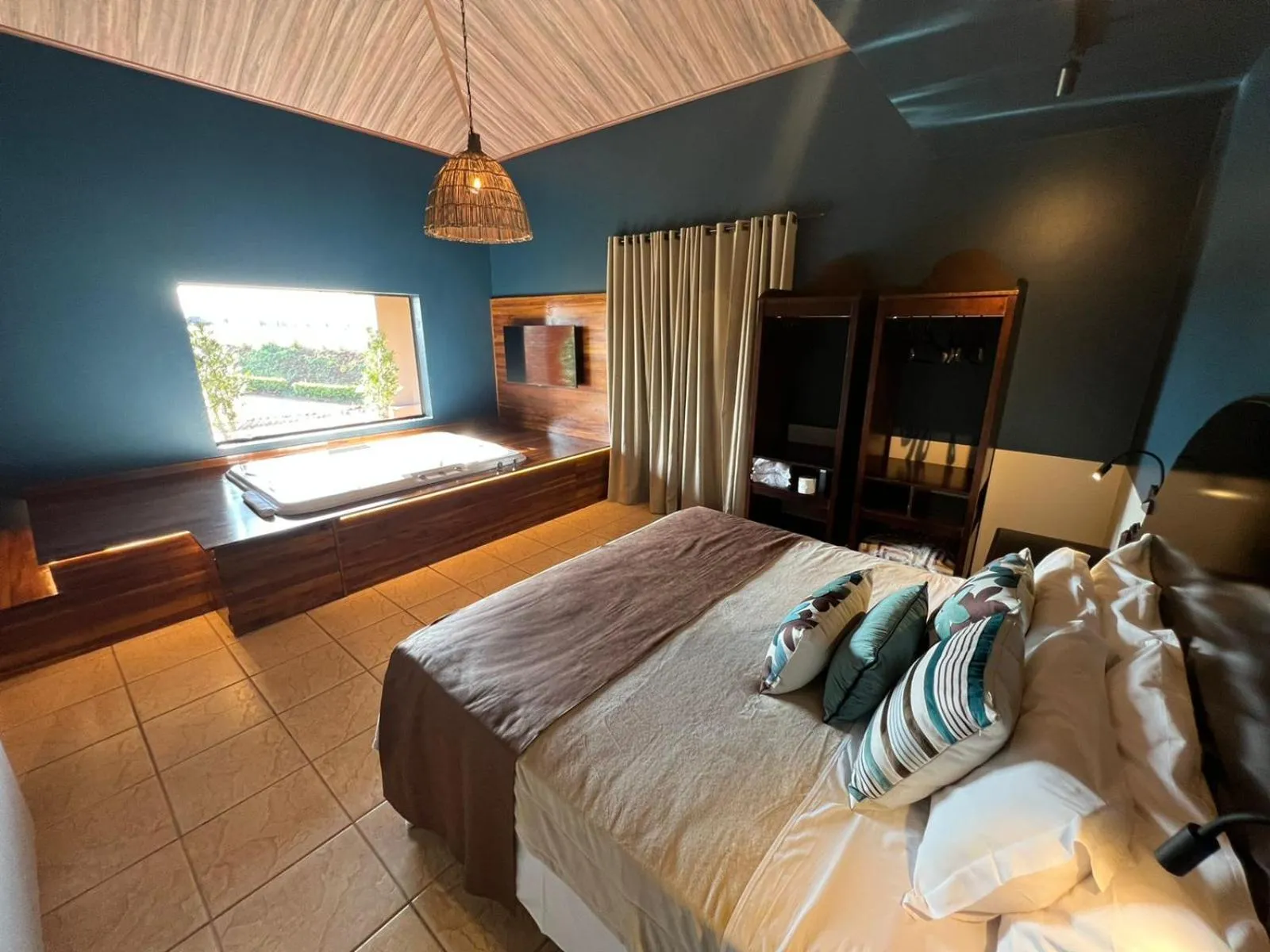 Photo of the whole room, Bed in Tenondé Park Hotel