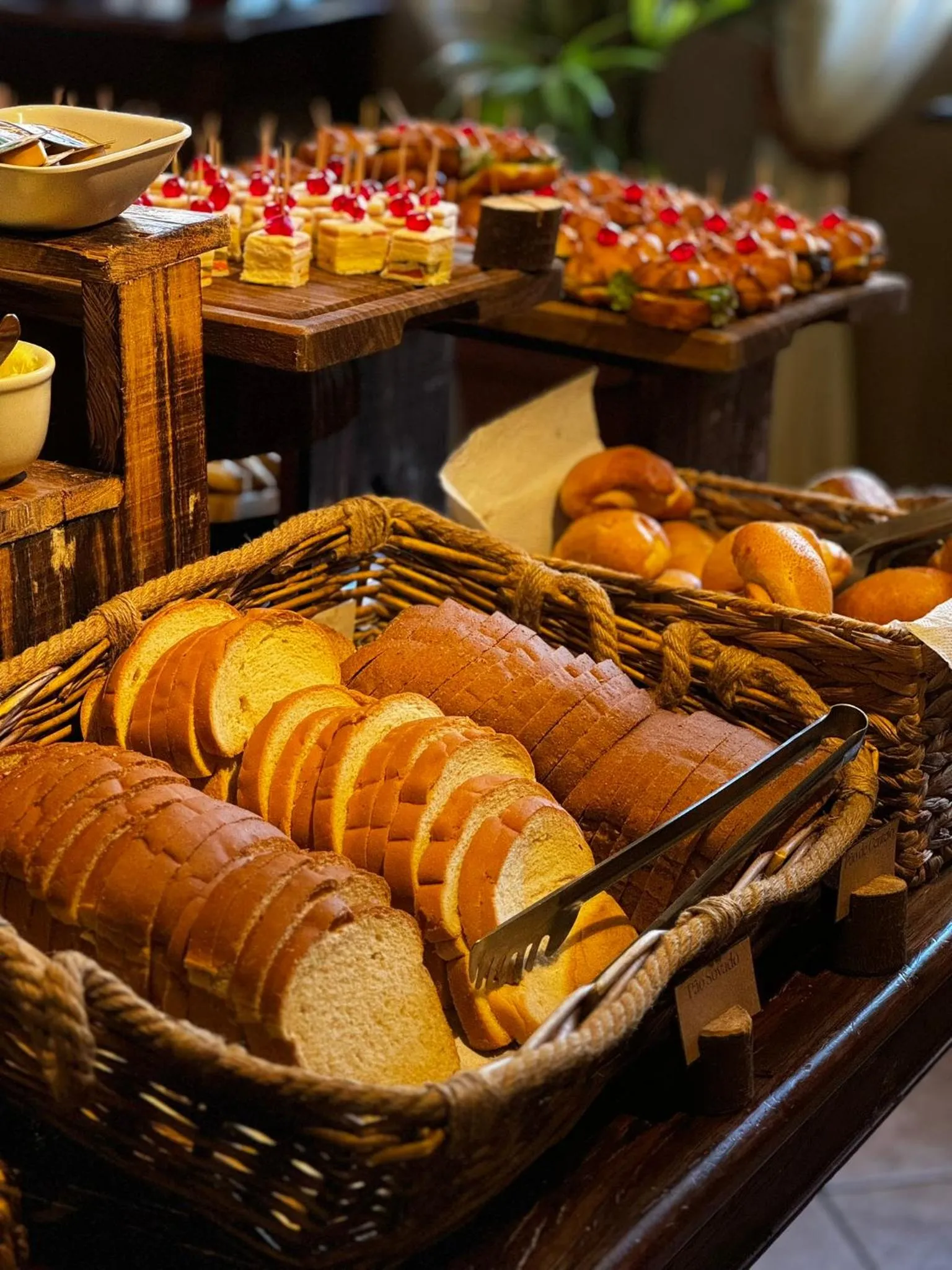 Restaurant/places to eat in Tenondé Park Hotel