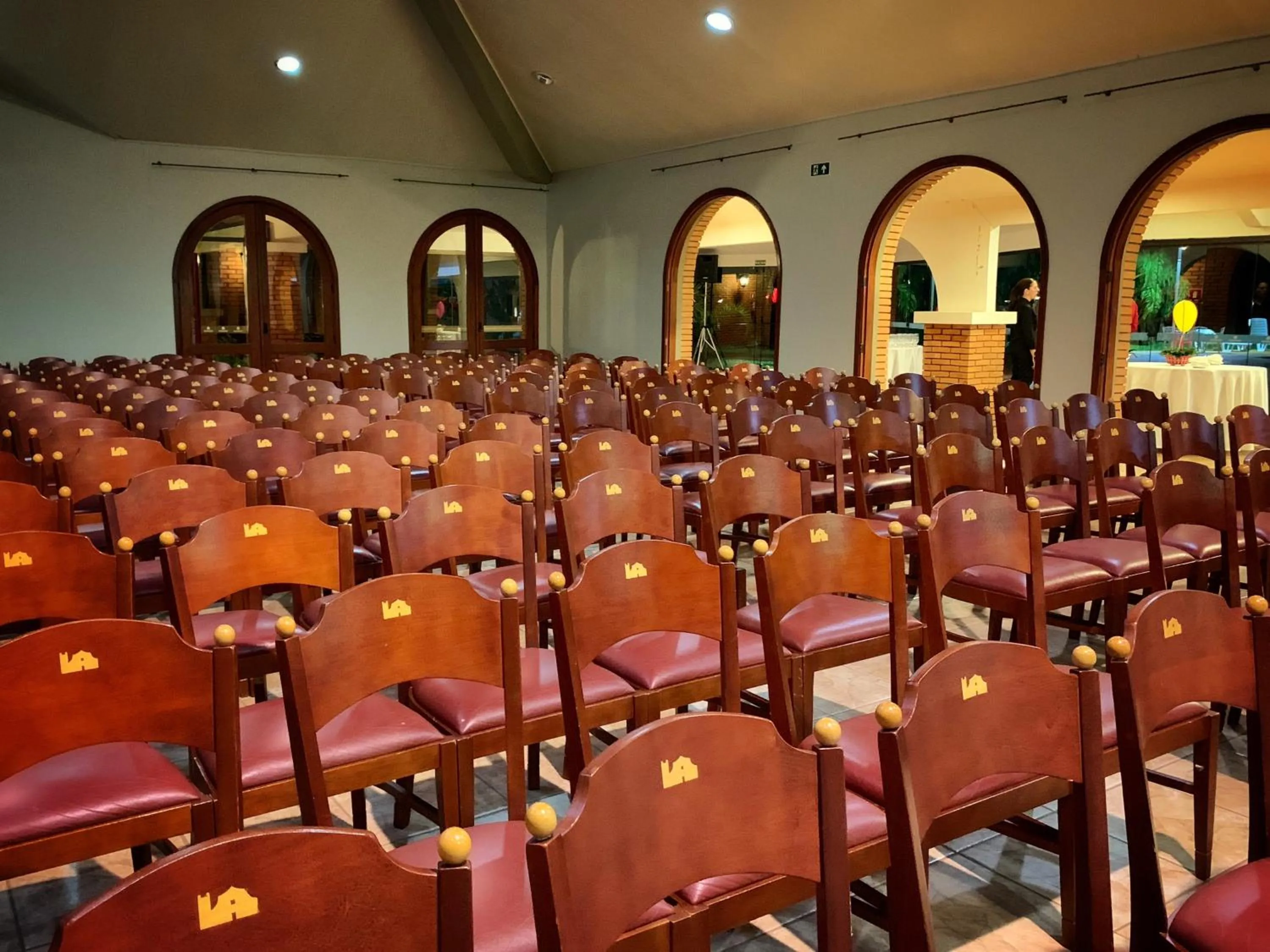 Business facilities in Tenondé Park Hotel