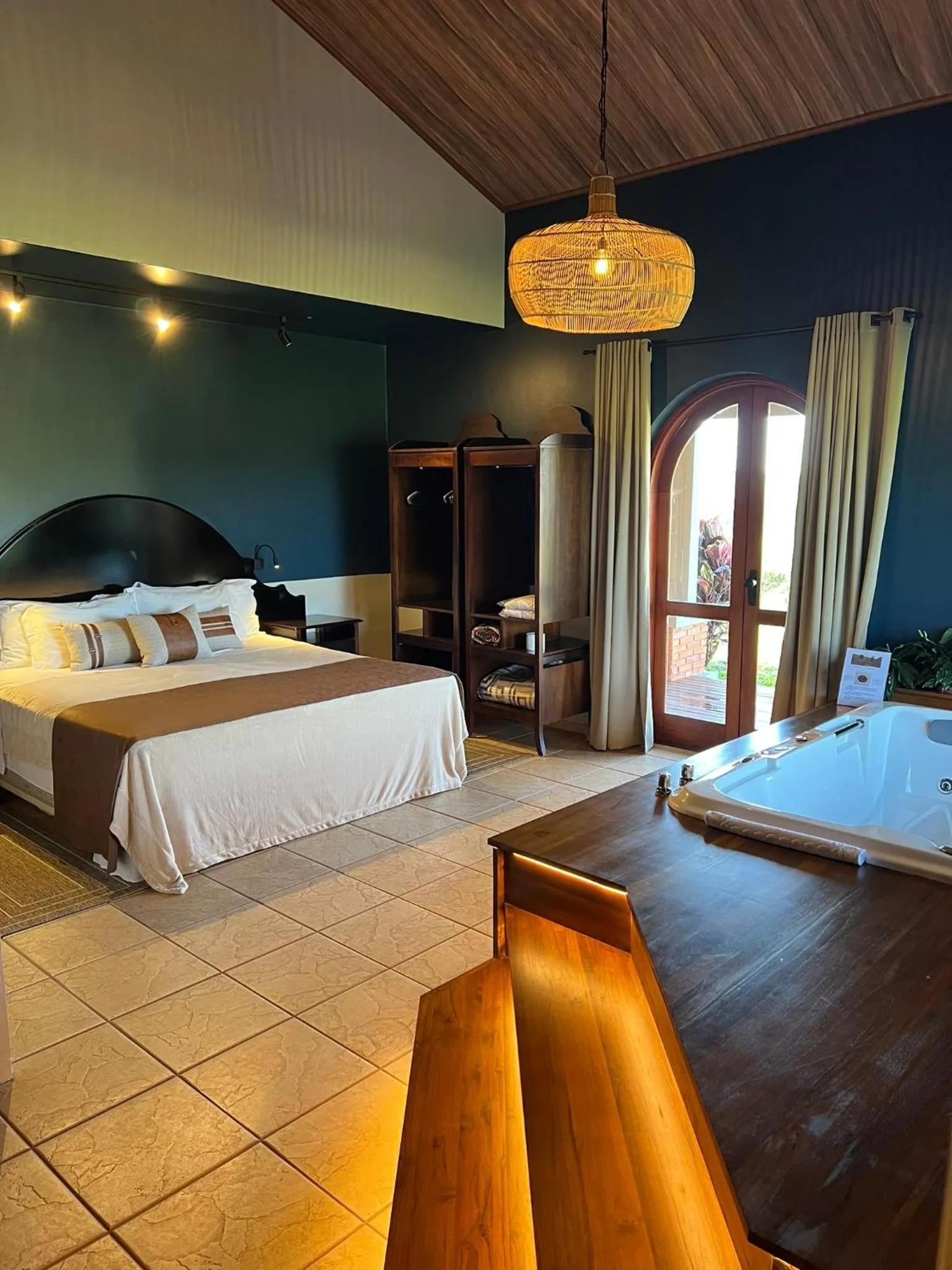 Bed in Tenondé Park Hotel