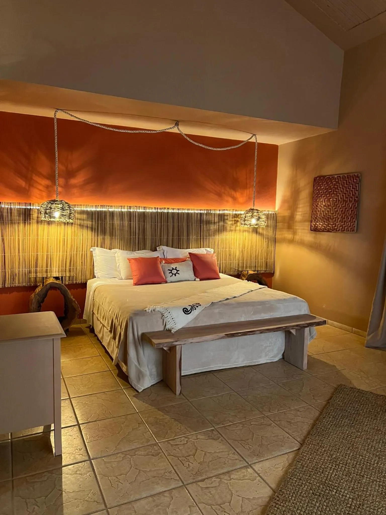 Bed in Tenondé Park Hotel