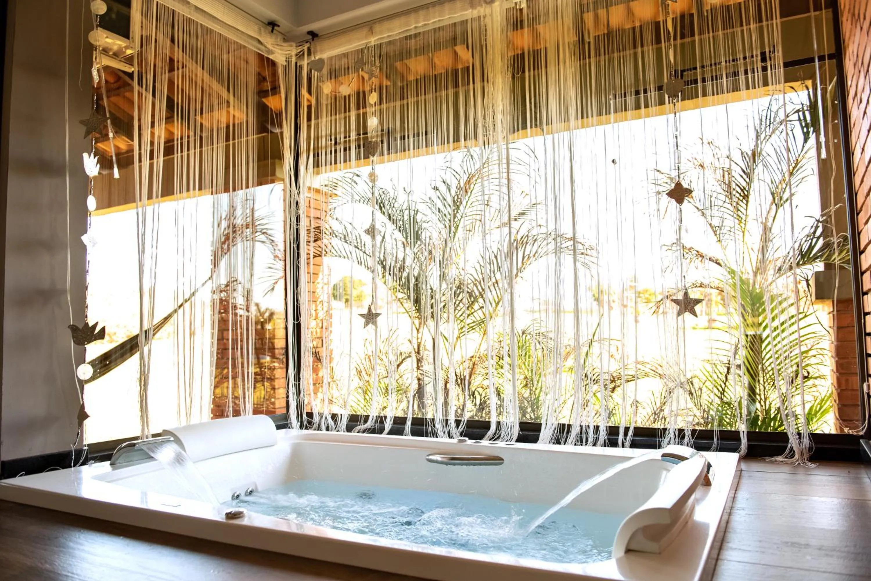 Hot Tub in Tenondé Park Hotel