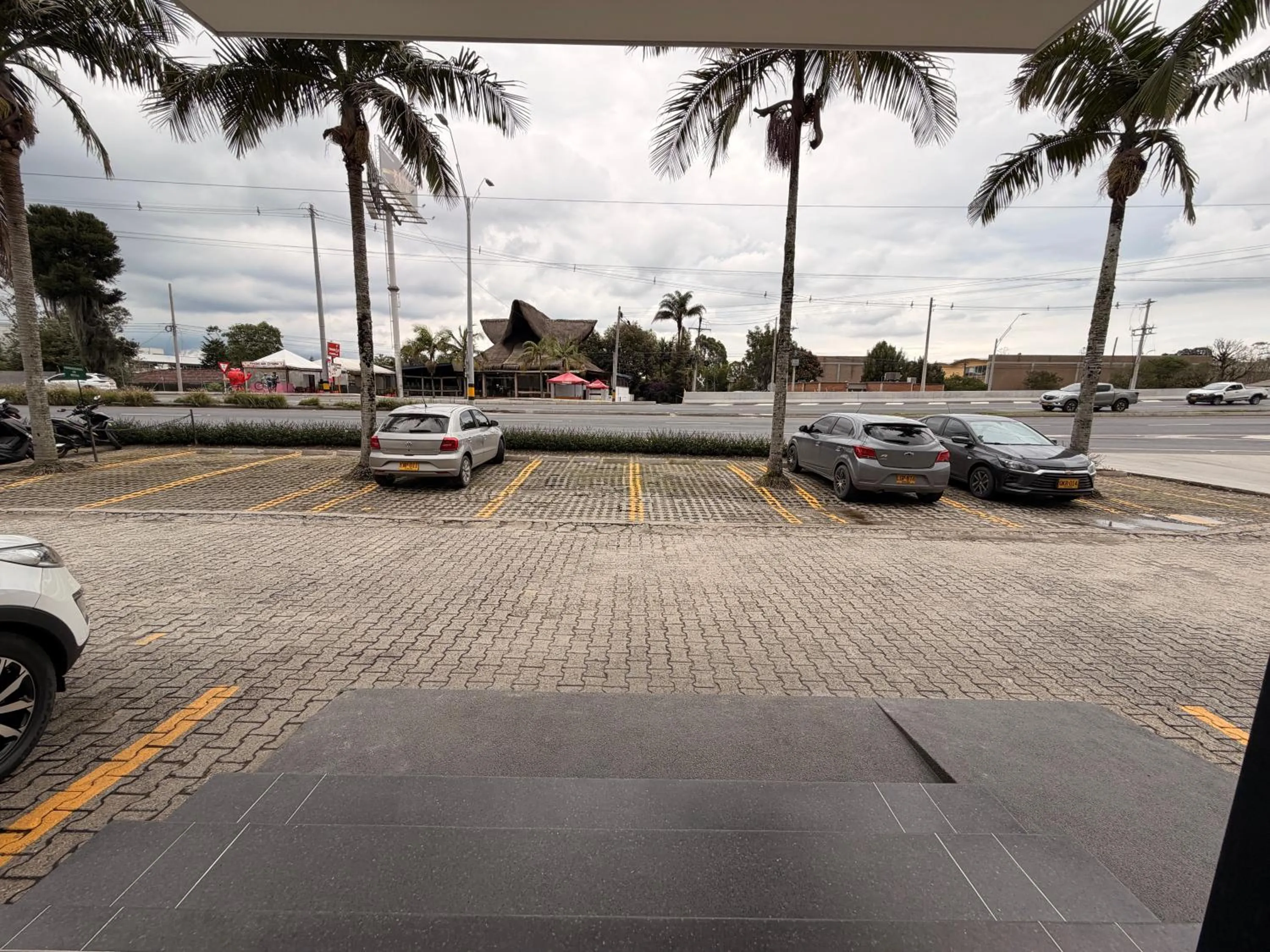 Parking in Hotel Santiago de Arma