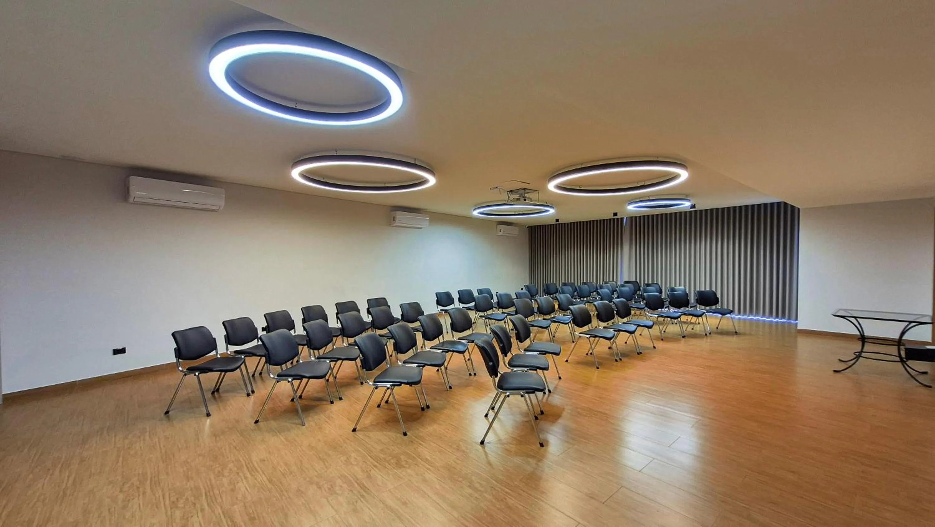 Meeting/conference room in Hotel Santiago de Arma