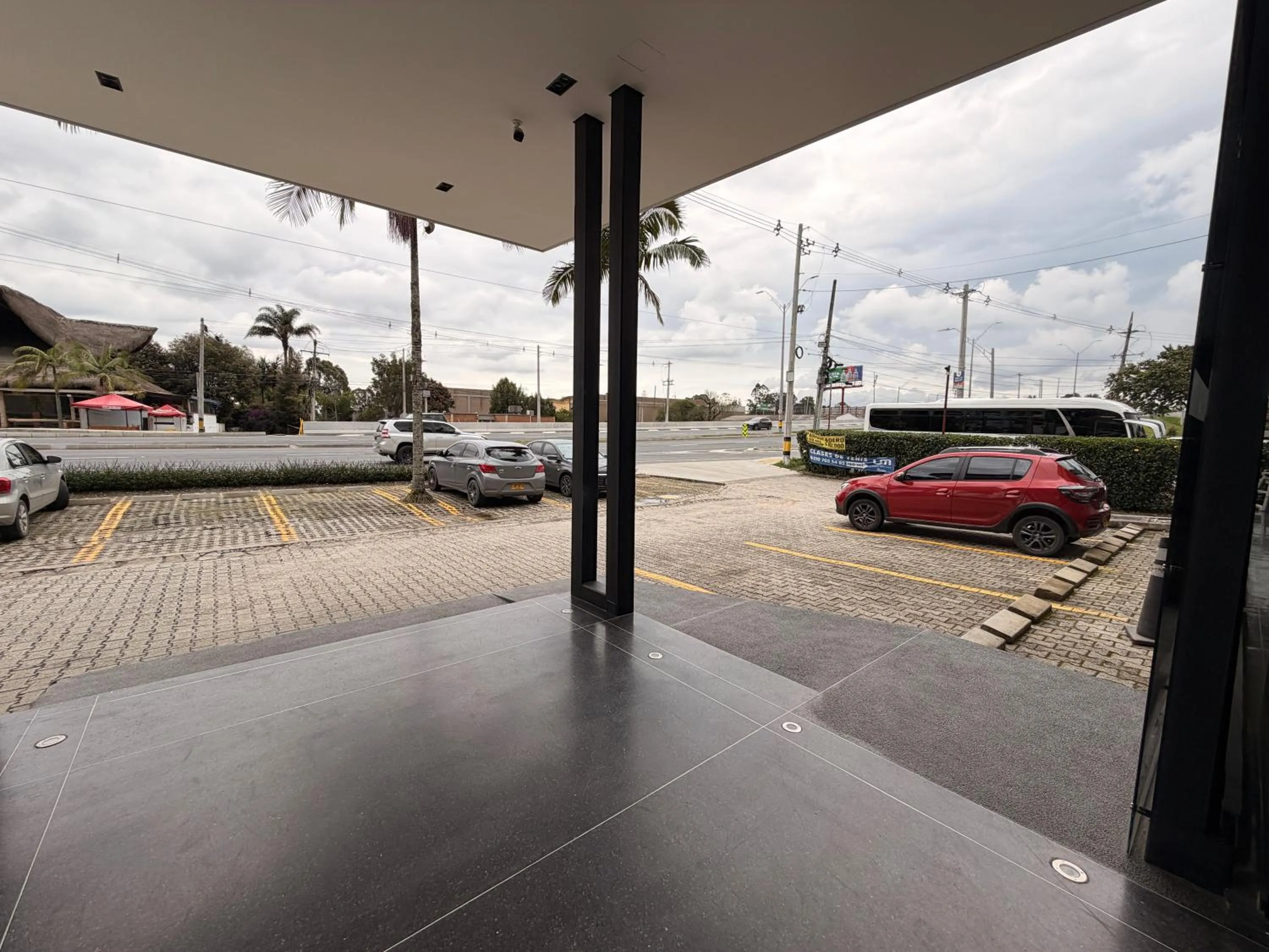 Parking in Hotel Santiago de Arma