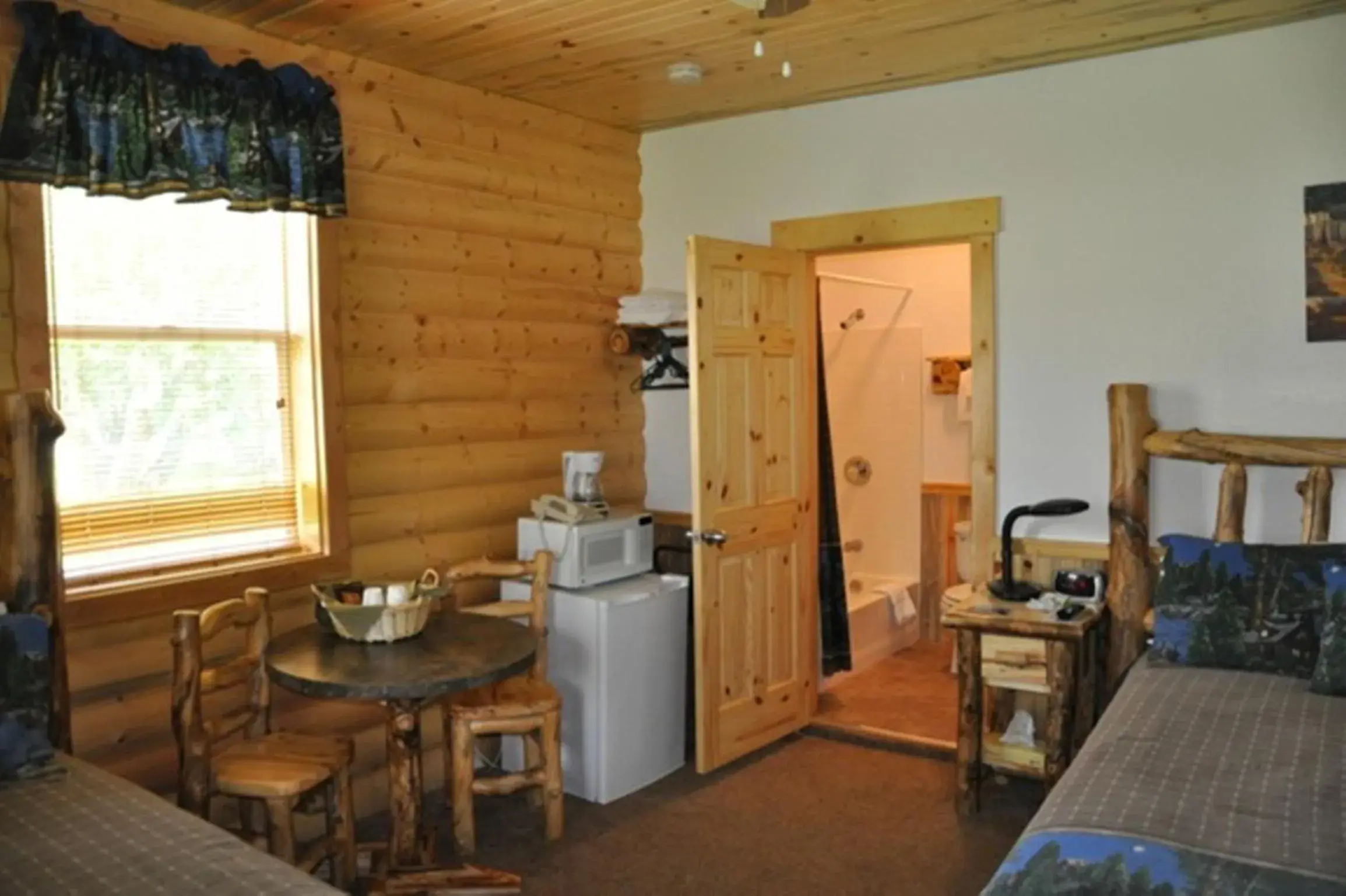 Two-Bedroom Chalet in Bryce Country Cabins Two-Bedroom Chalet in Bryce Country Cabins