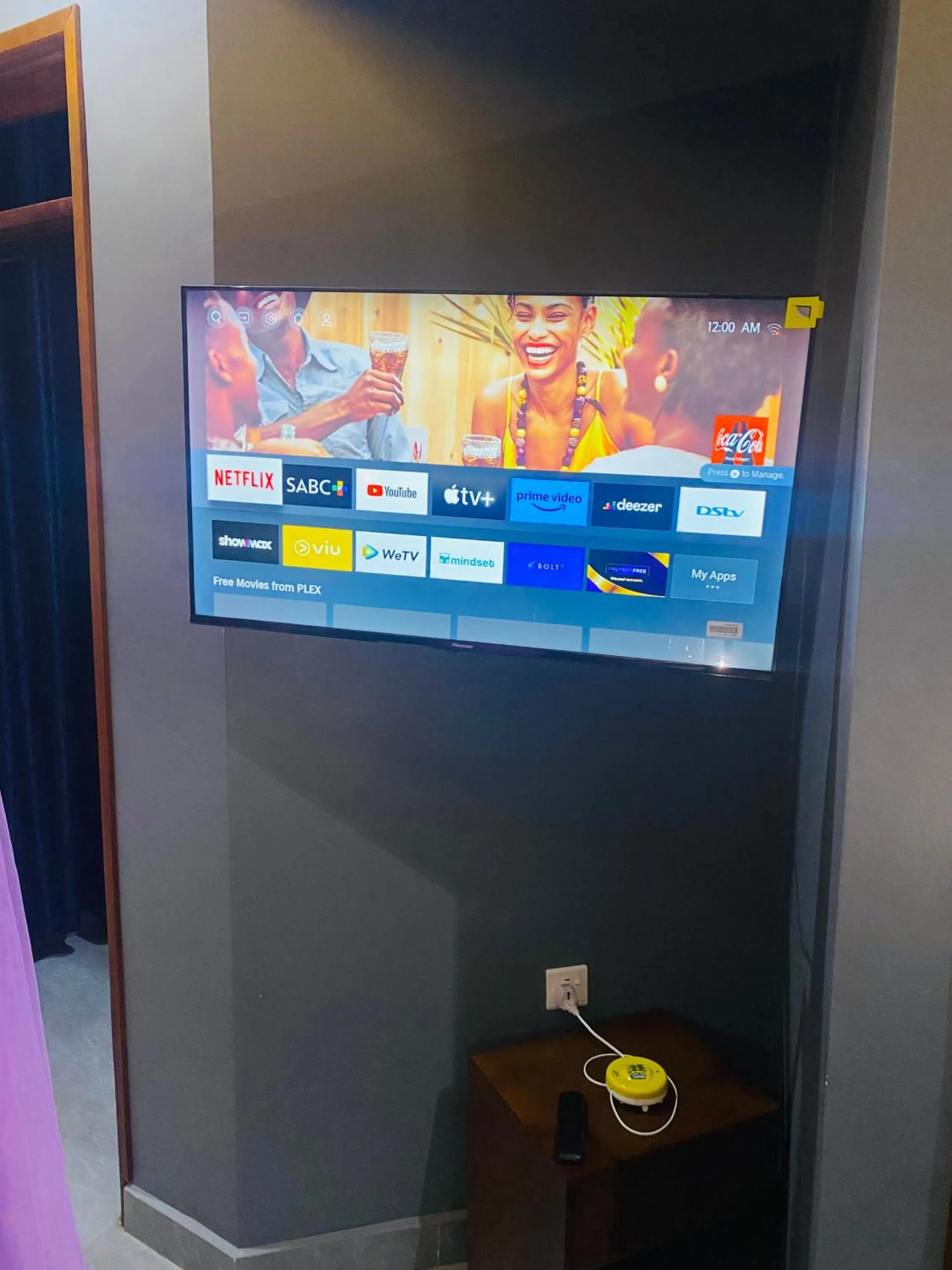 TV and multimedia in Dyvan Lounge & Cottages