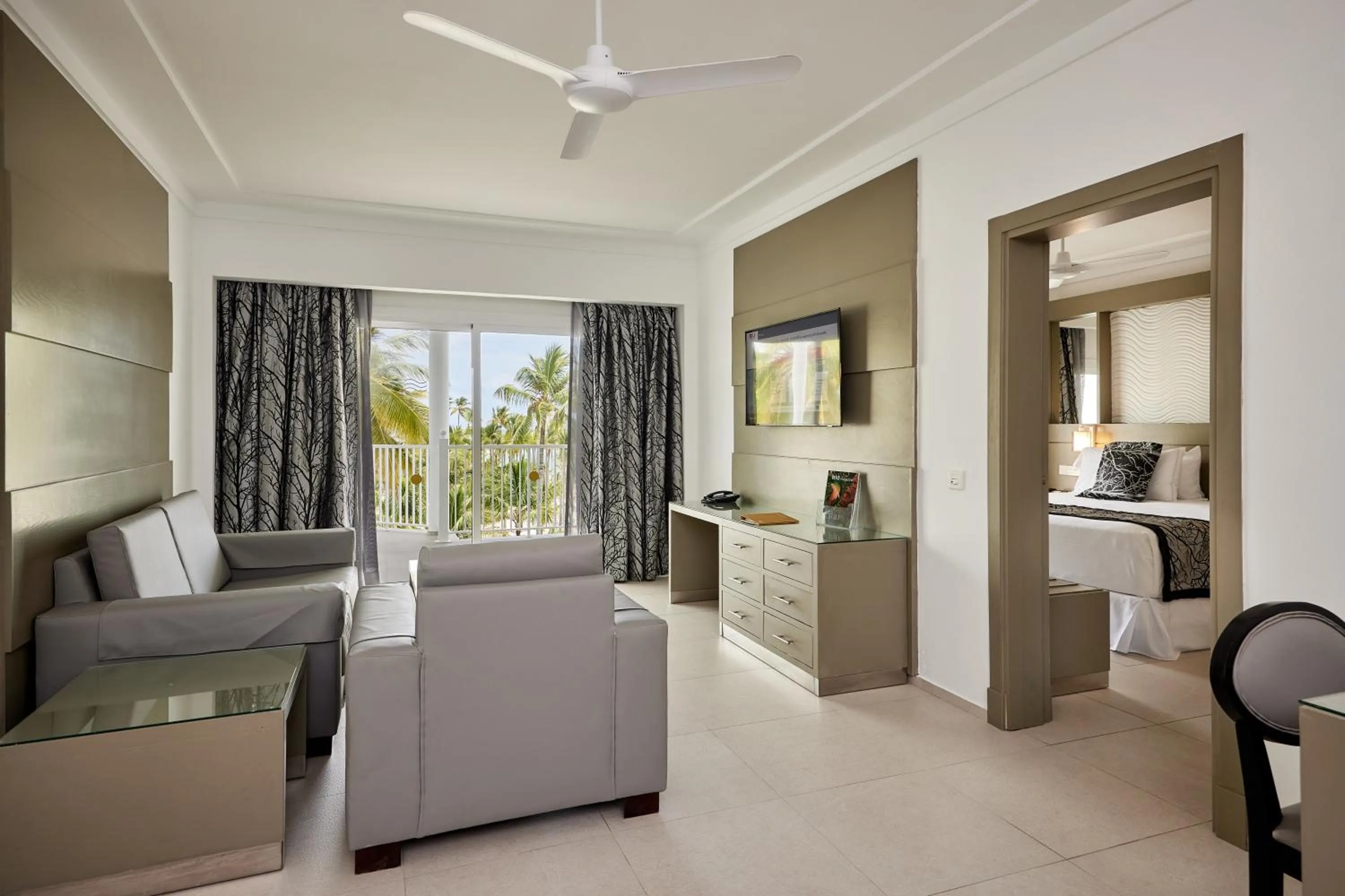 Seating area, Bed in Riu Palace Macao - Adults Only - All Inclusive