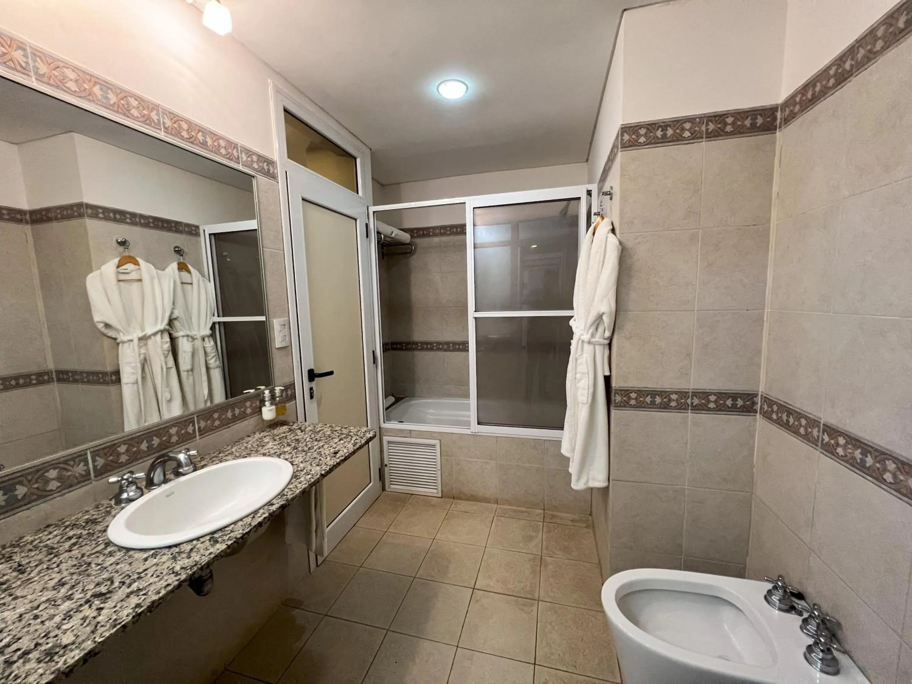 Bathroom in Hotel Maitei Posadas