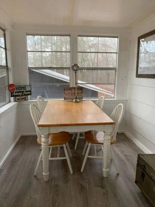 Mae’s Cottage in the Clouds