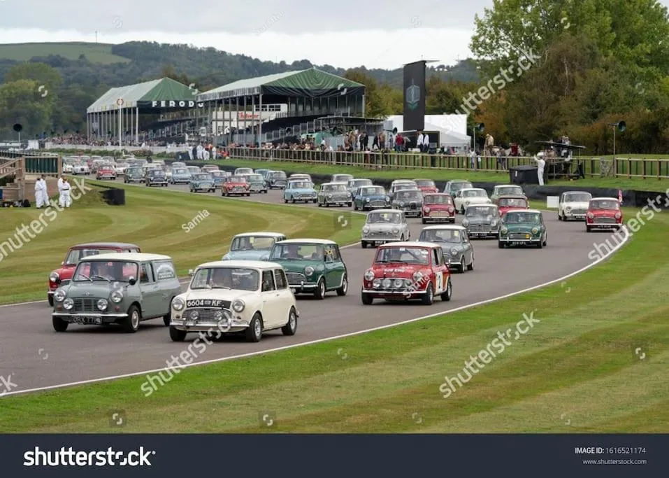 Location in Cute Studio with kitchen, patio and free parking