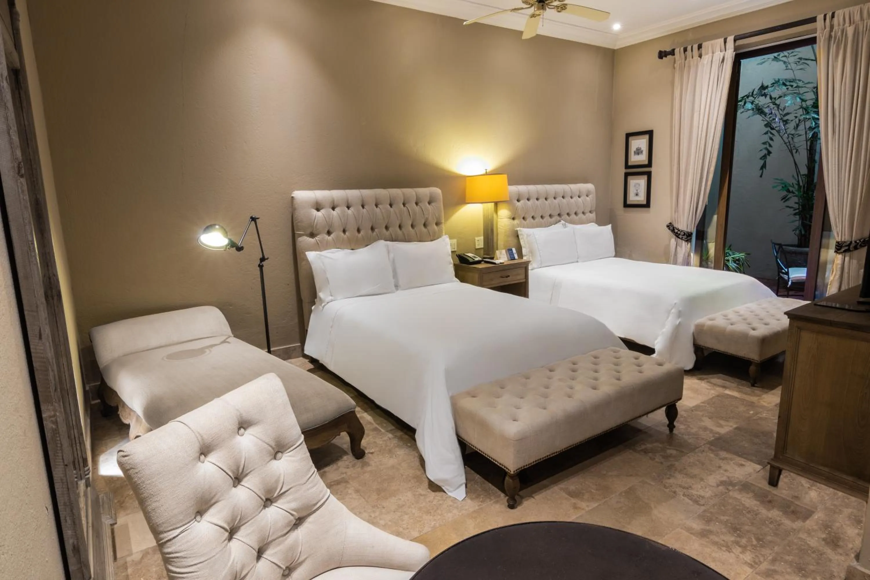 Photo of the whole room, Bed in Bastión Luxury Hotel