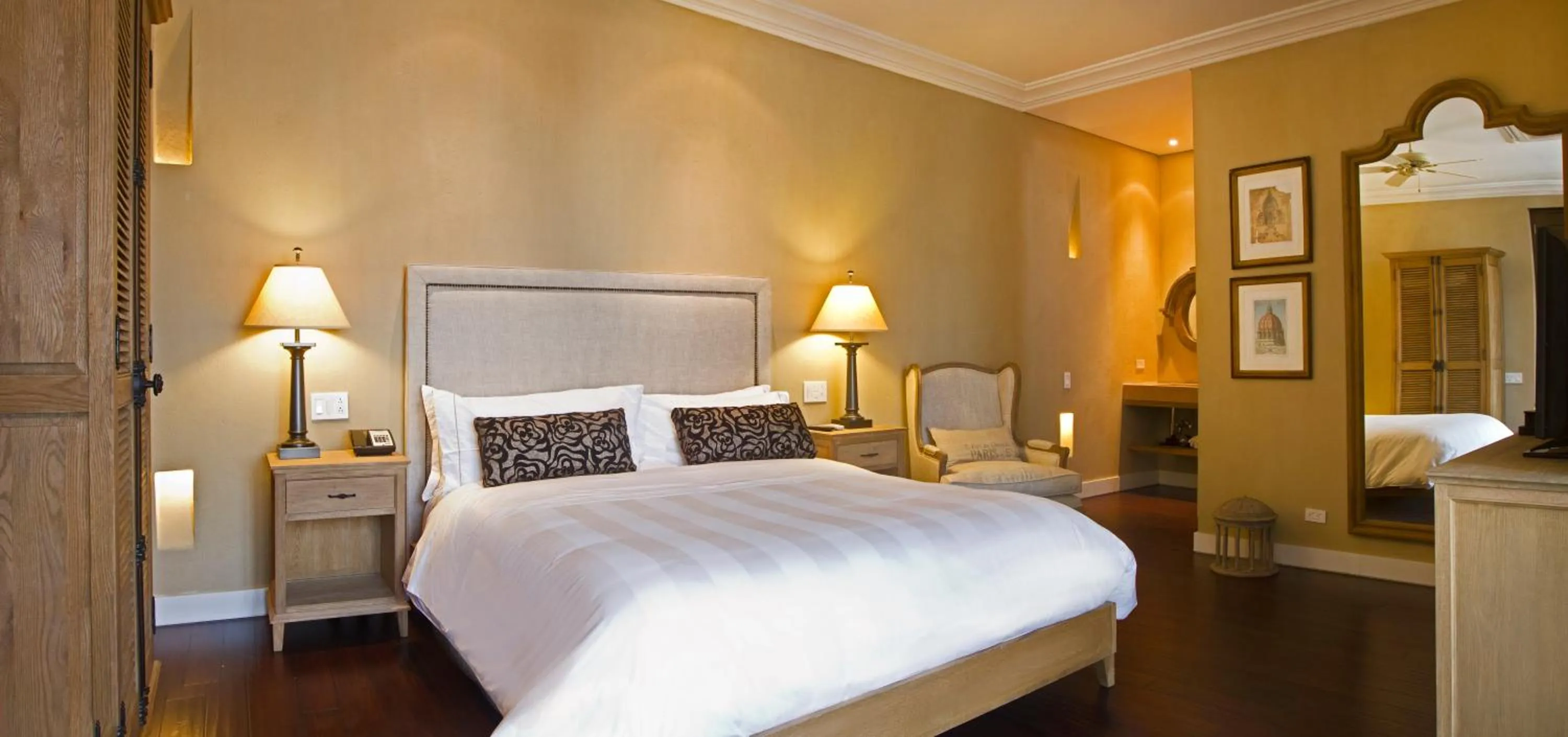 Bed in Bastión Luxury Hotel