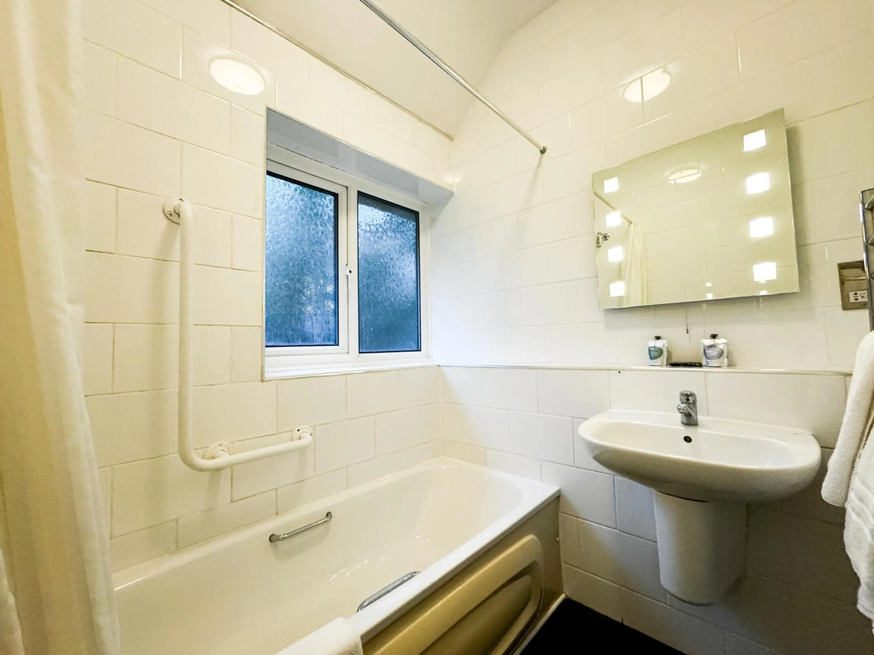 Bathroom in The Hermitage Hotel - OCEANA COLLECTION