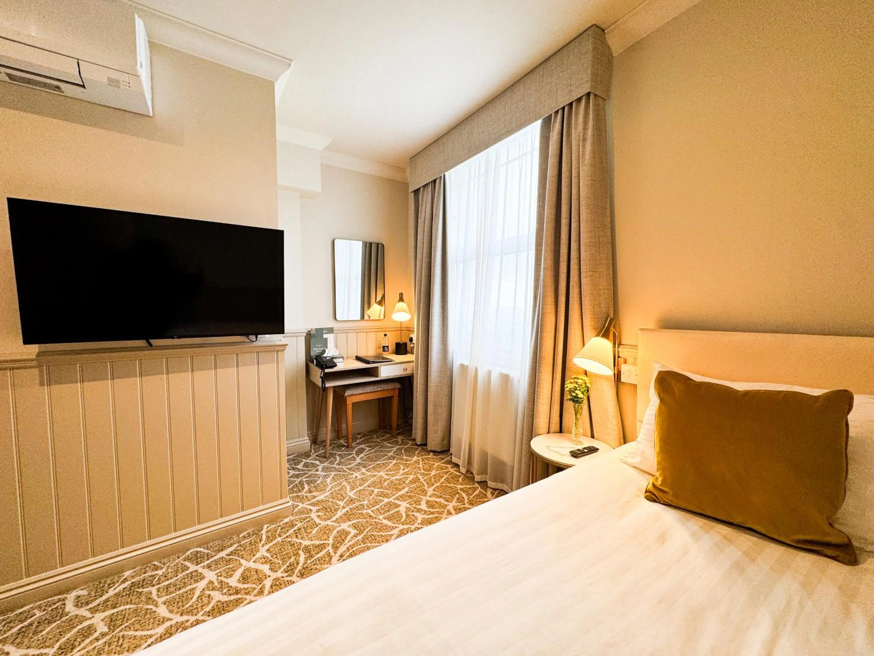 Bed in The Hermitage Hotel - OCEANA COLLECTION