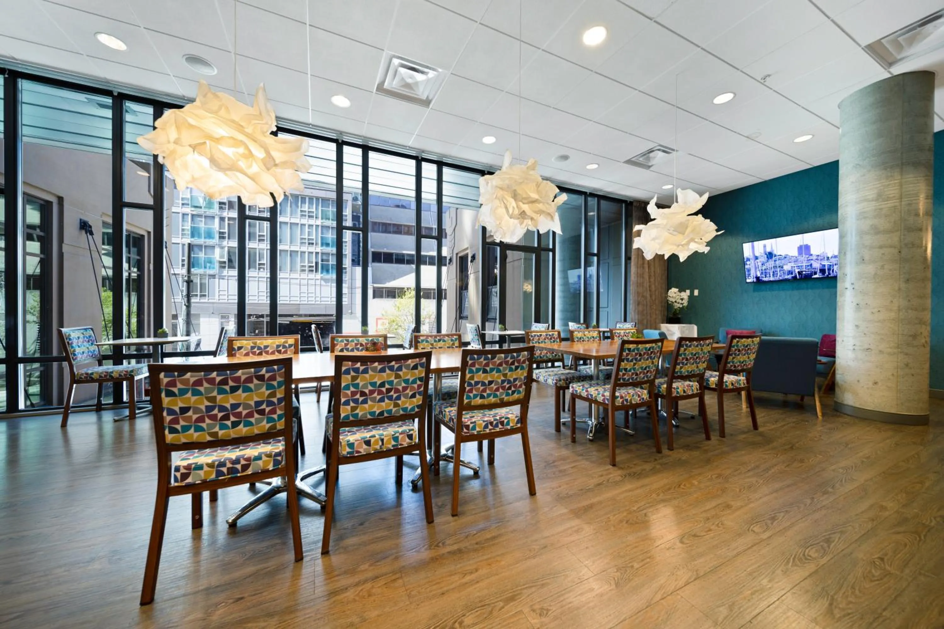 Restaurant/places to eat in Hotel BLU