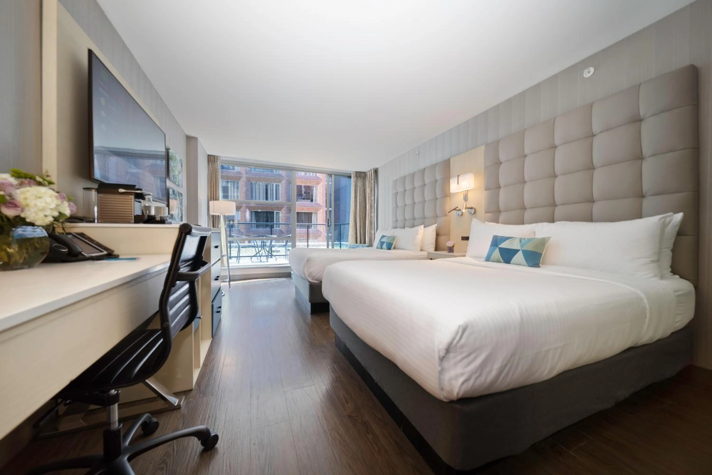 Balcony/Terrace, Bed in Hotel BLU