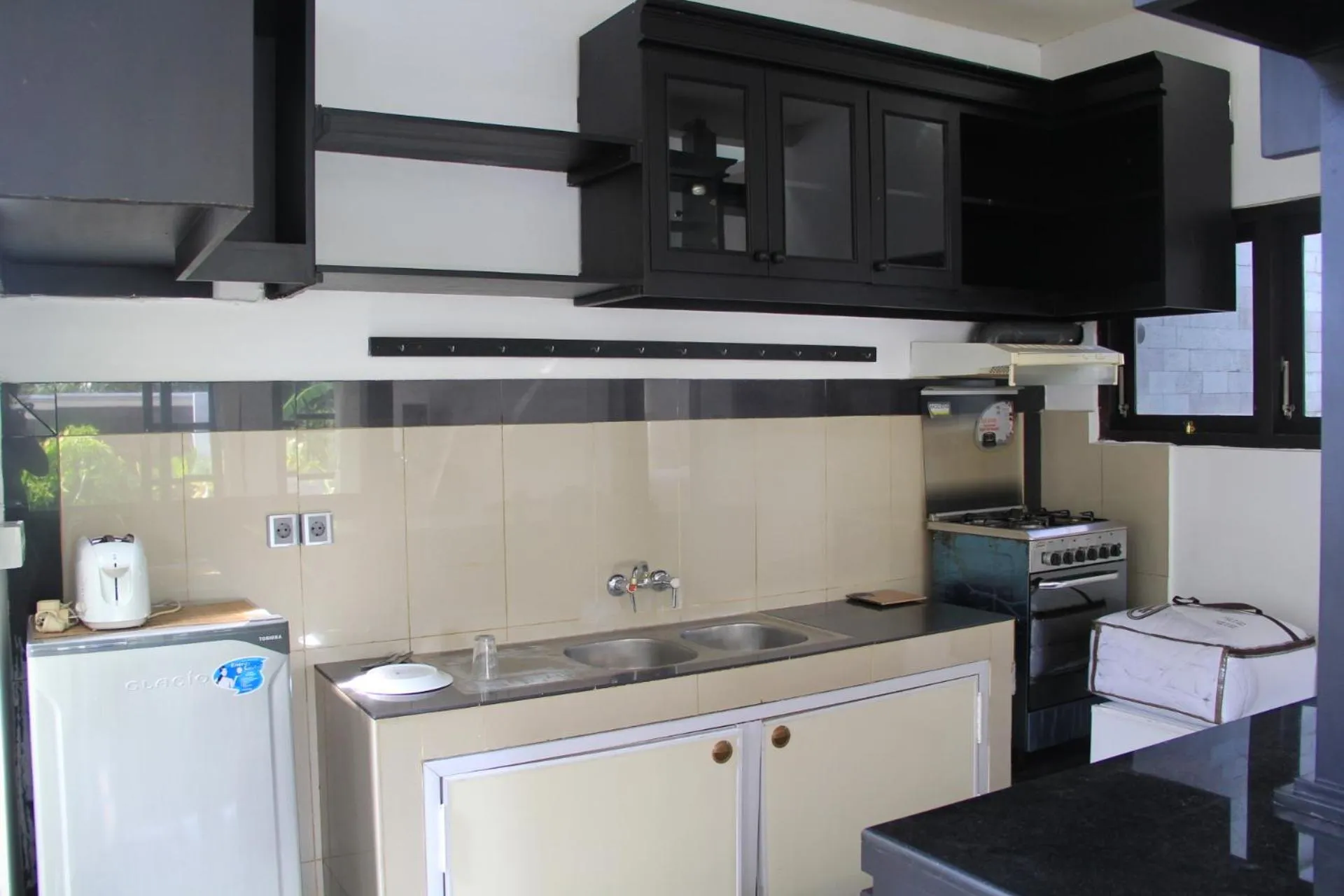 Kitchen or kitchenette in Ketut Villa Sanur