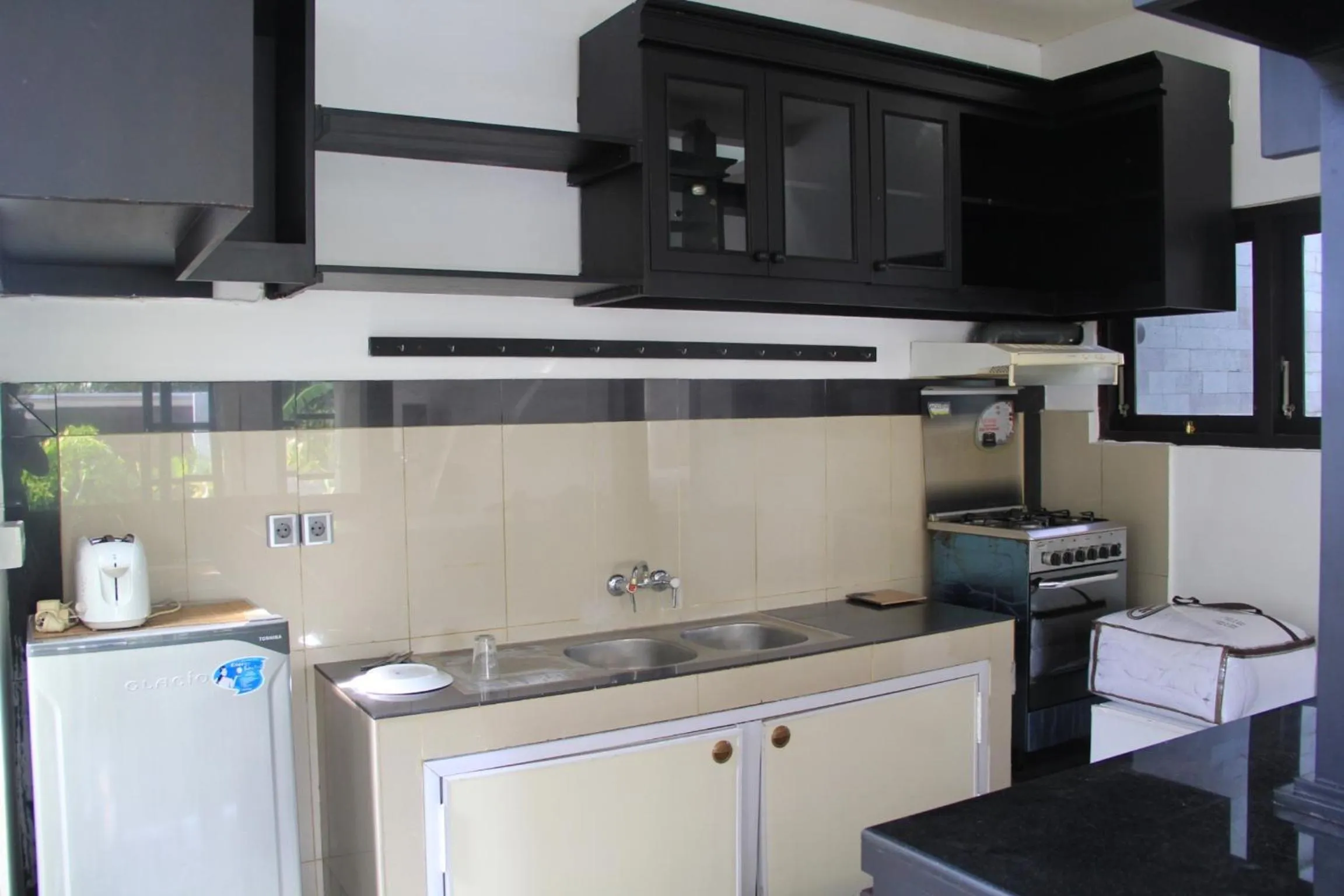 Kitchen or kitchenette in Ketut Villa Sanur