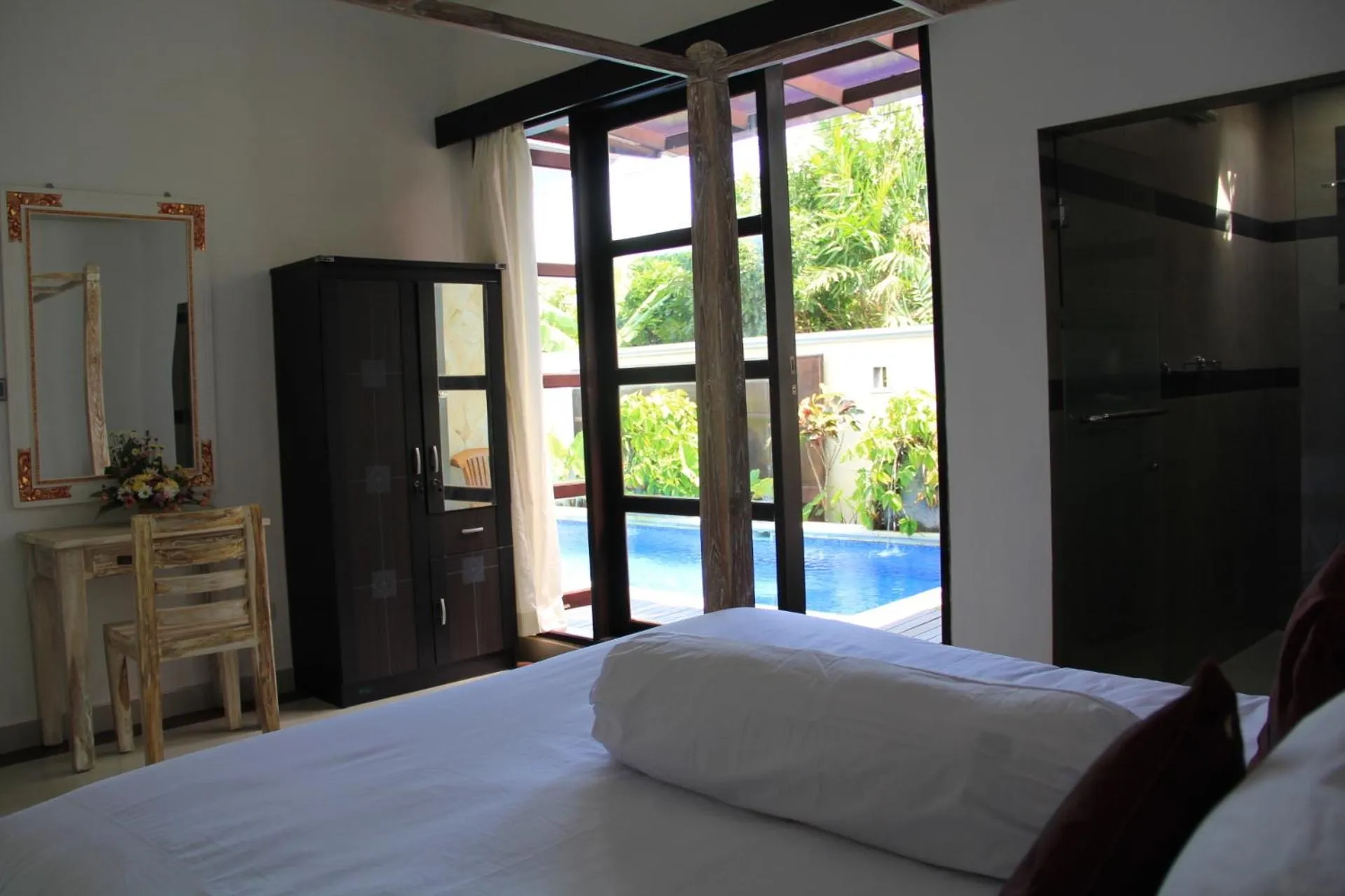 Photo of the whole room, Bed in Ketut Villa Sanur