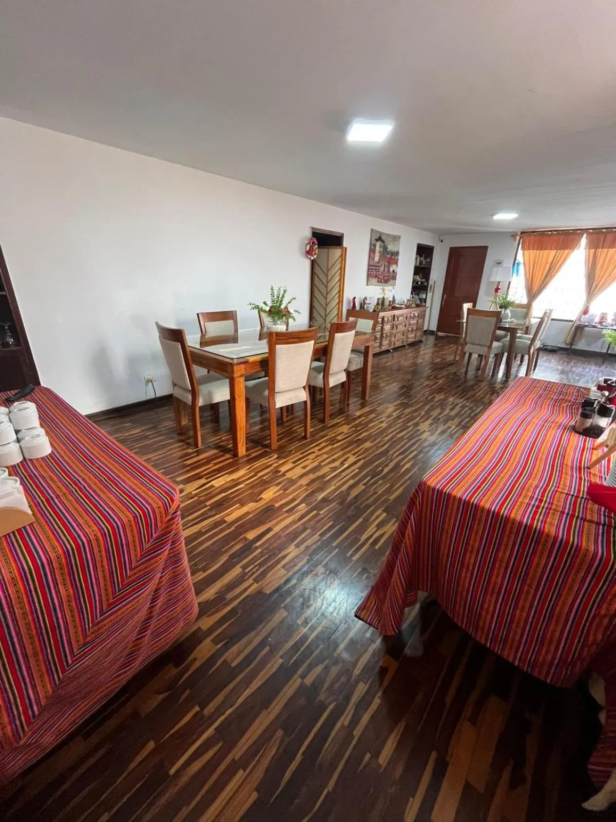 Dining area, Bed in Harmony Inn Miraflores