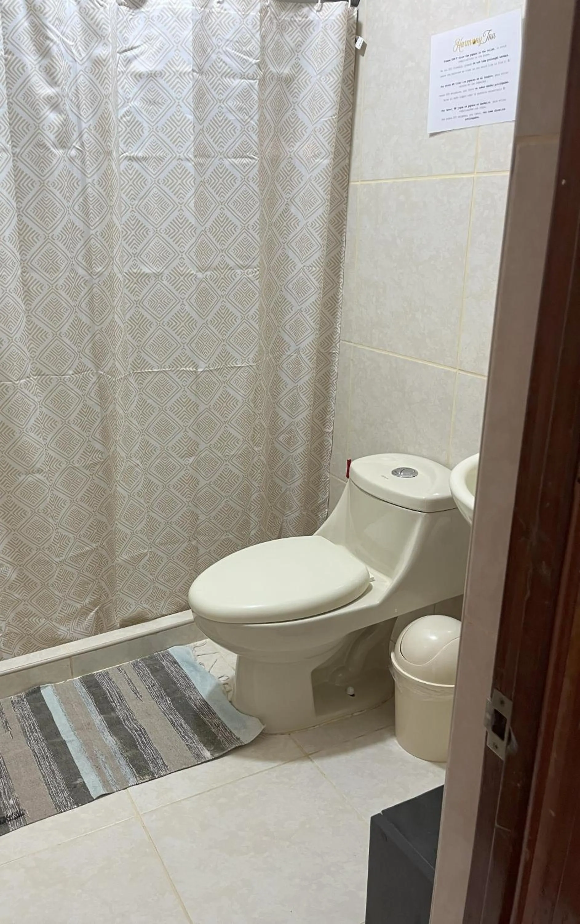 Bathroom in Harmony Inn Miraflores