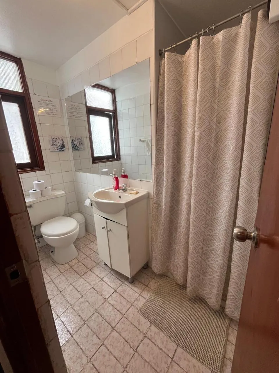 Bathroom in Harmony Inn Miraflores