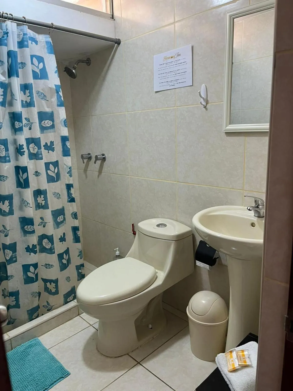 Bathroom in Harmony Inn Miraflores