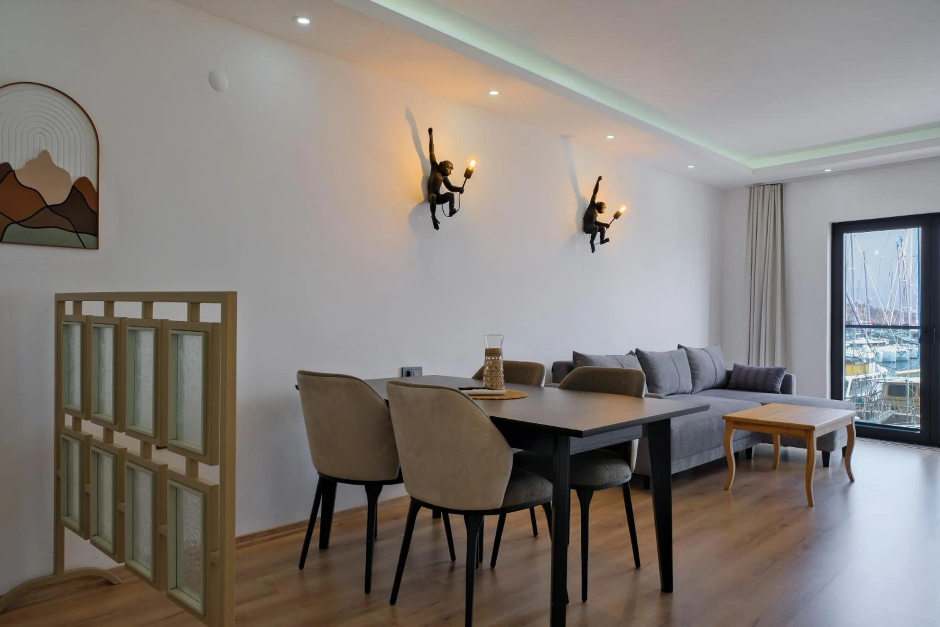 Seating area in Körfez Residence