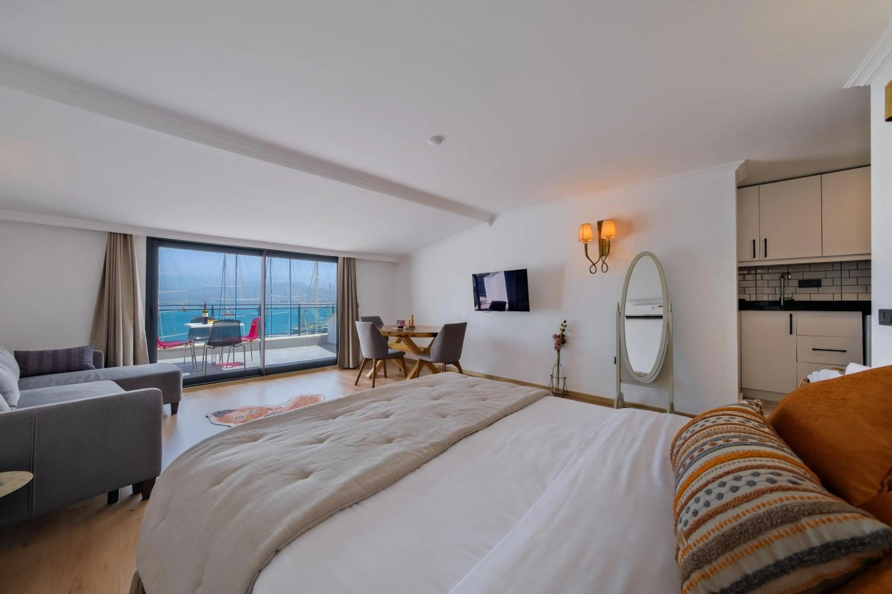 Bed in Körfez Residence