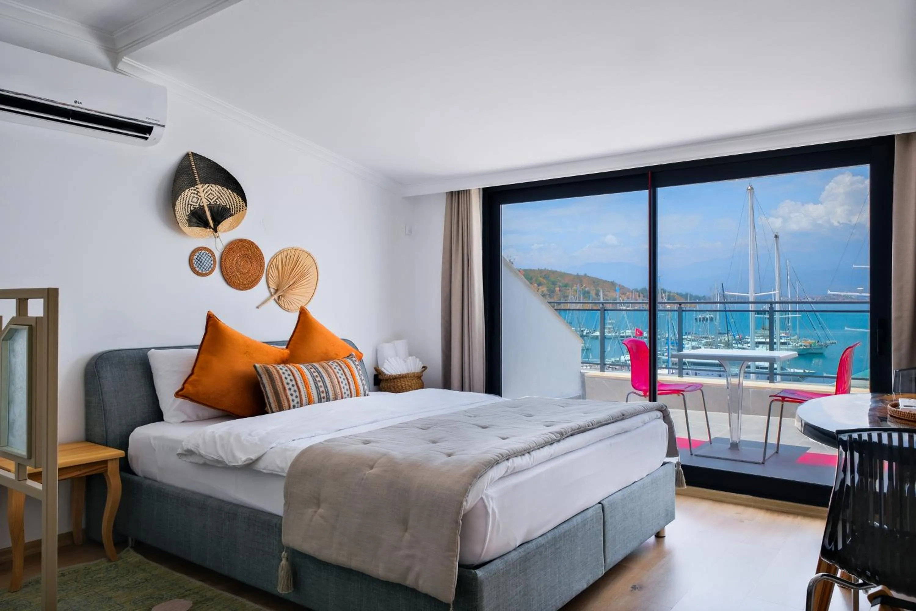 Bed in Körfez Residence