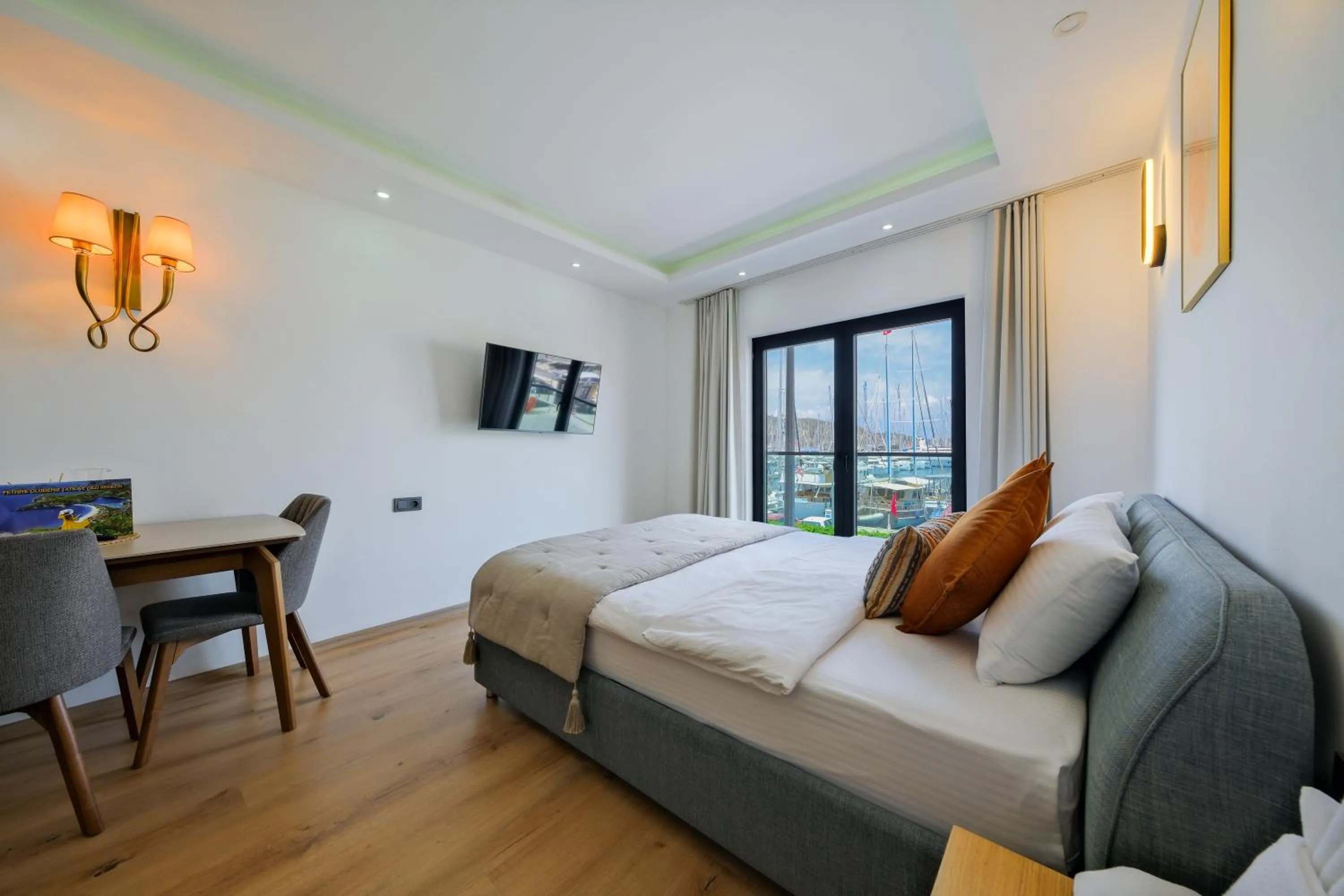 Bed in Körfez Residence