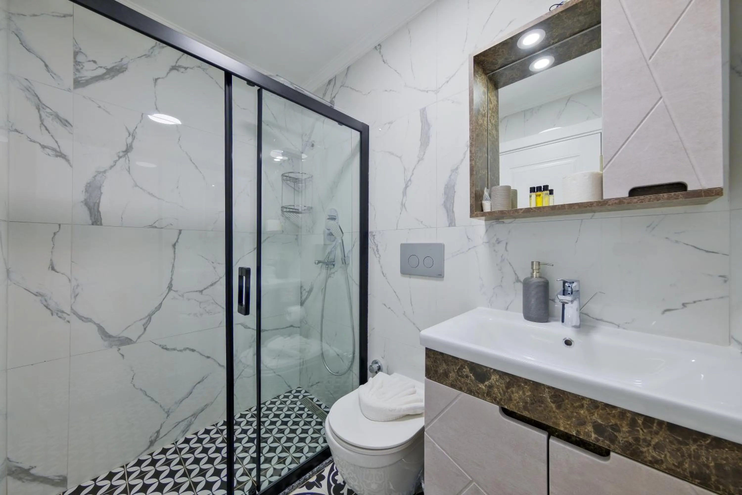 Toilet in Körfez Residence