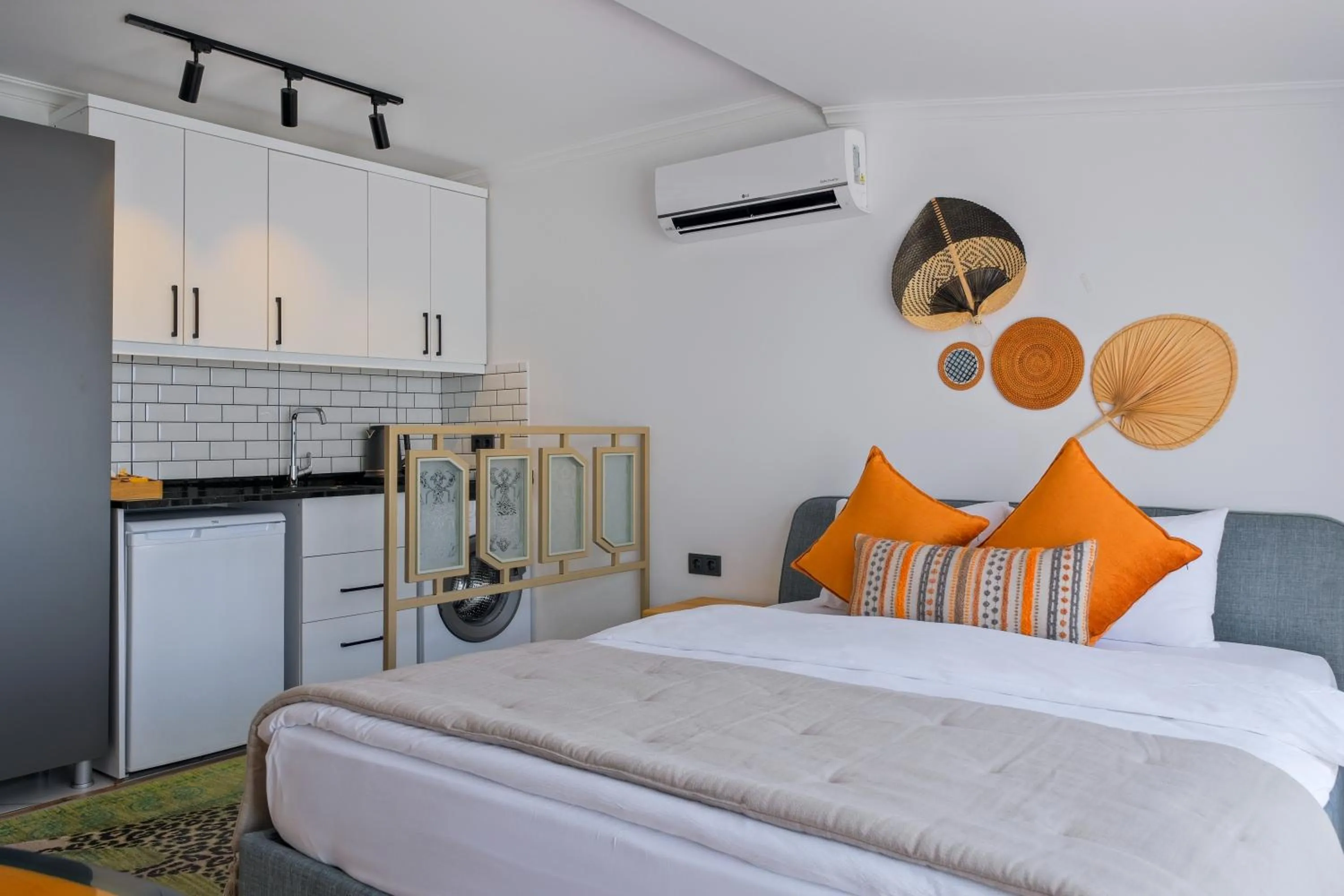 Bed in Körfez Residence