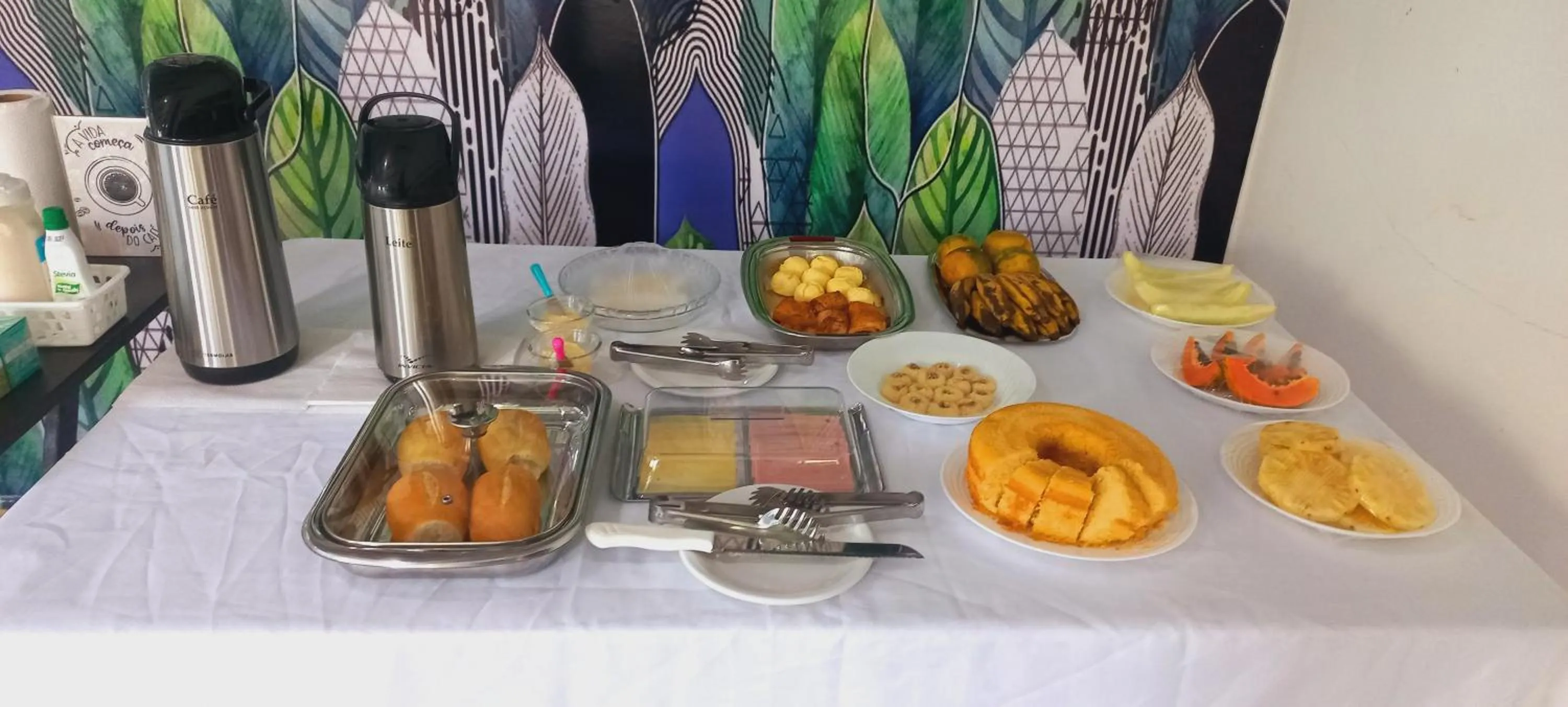 Buffet breakfast in Pousada Angatu alter