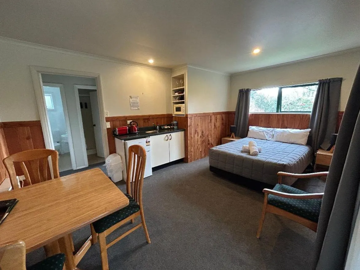 Bed in Kiwi Park Motels