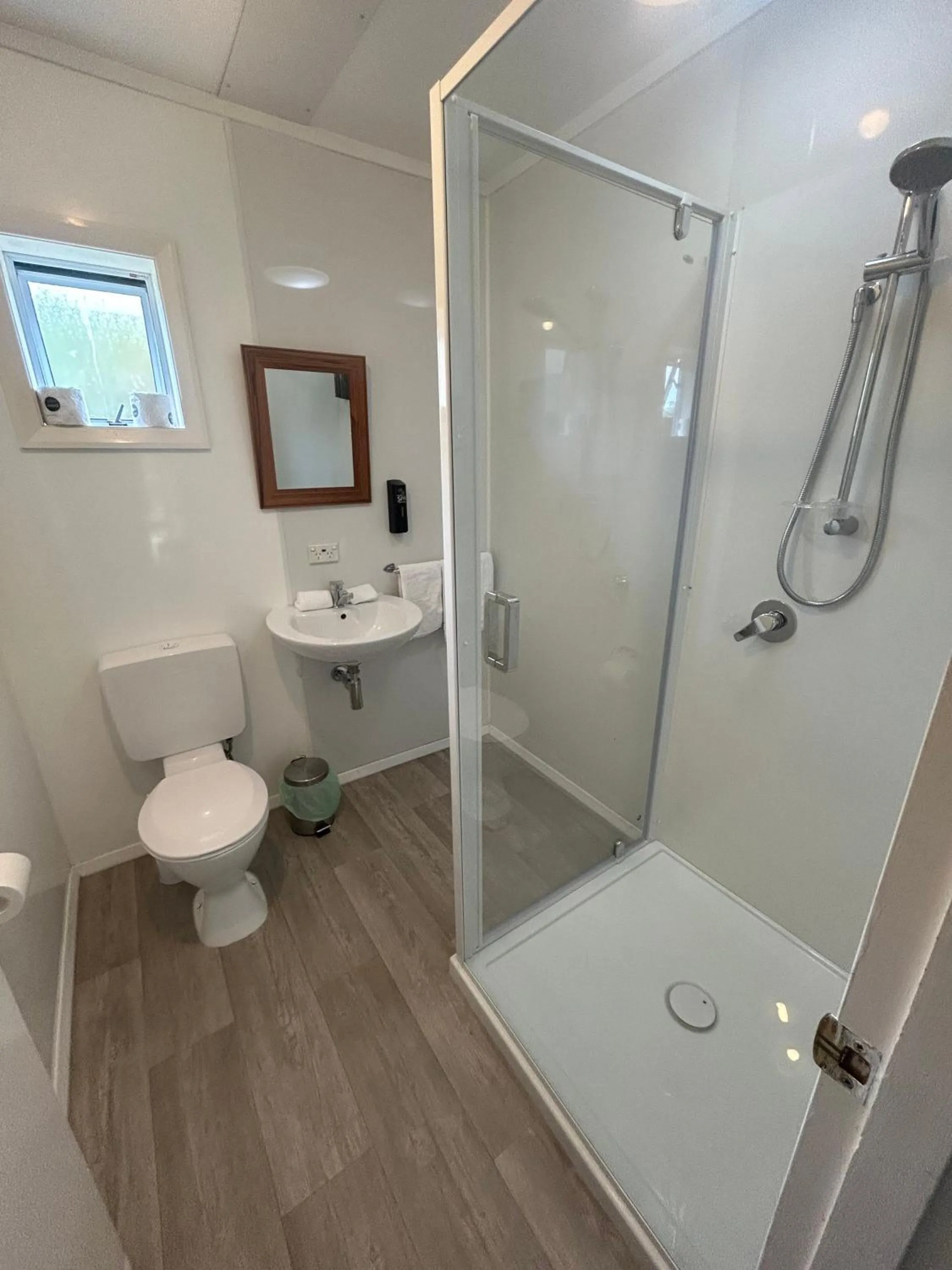 Shower in Kiwi Park Motels