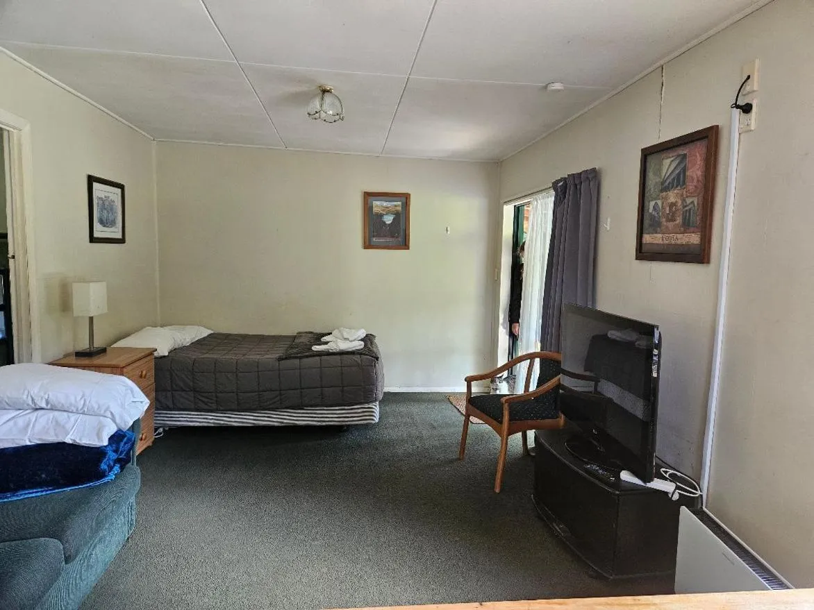 Bed in Kiwi Park Motels