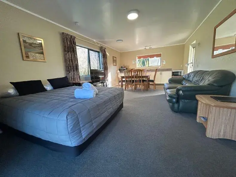 Standard Family Room in Kiwi Park Motels Standard Family Room in Kiwi Park Motels