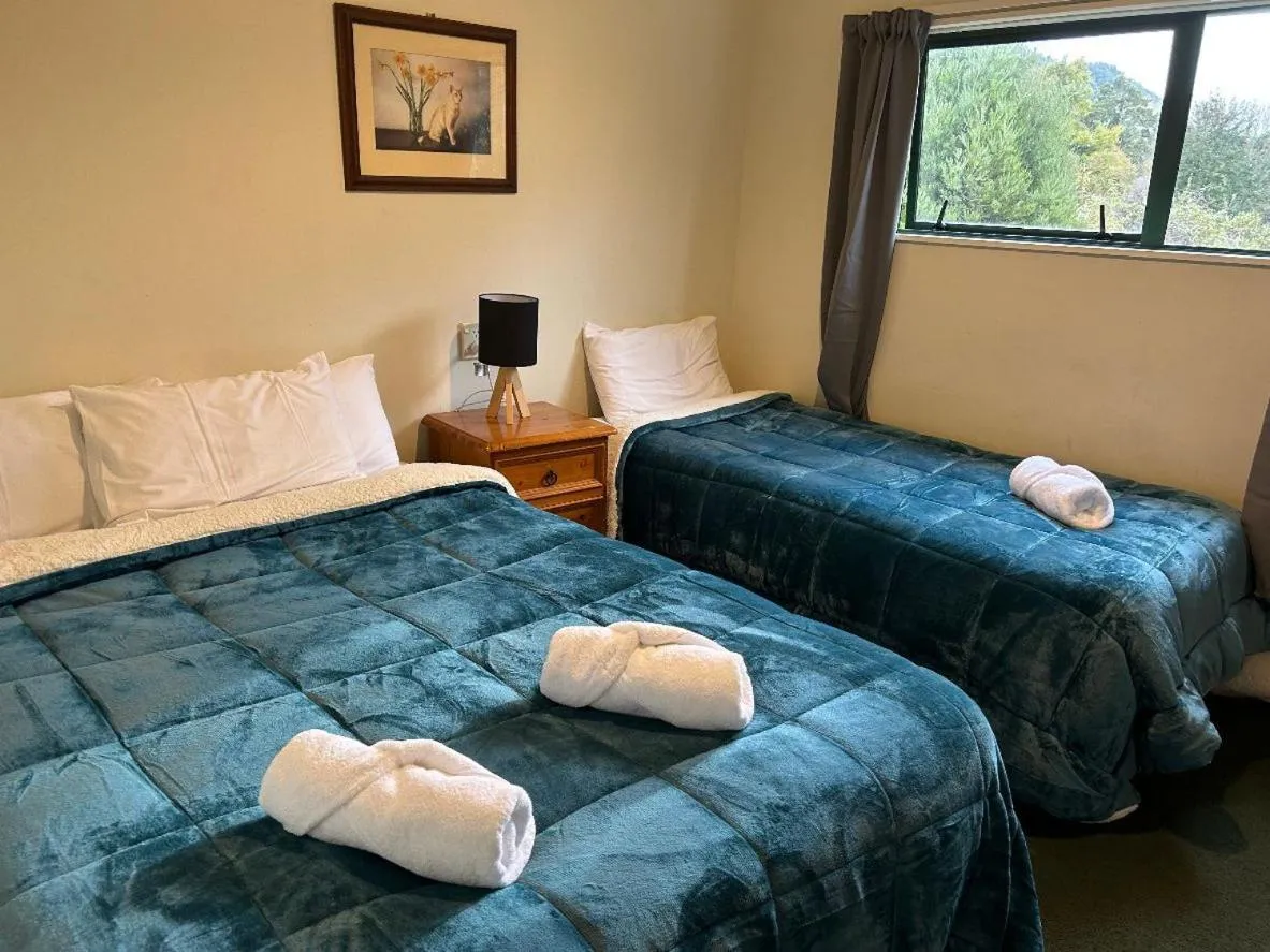 Bed in Kiwi Park Motels