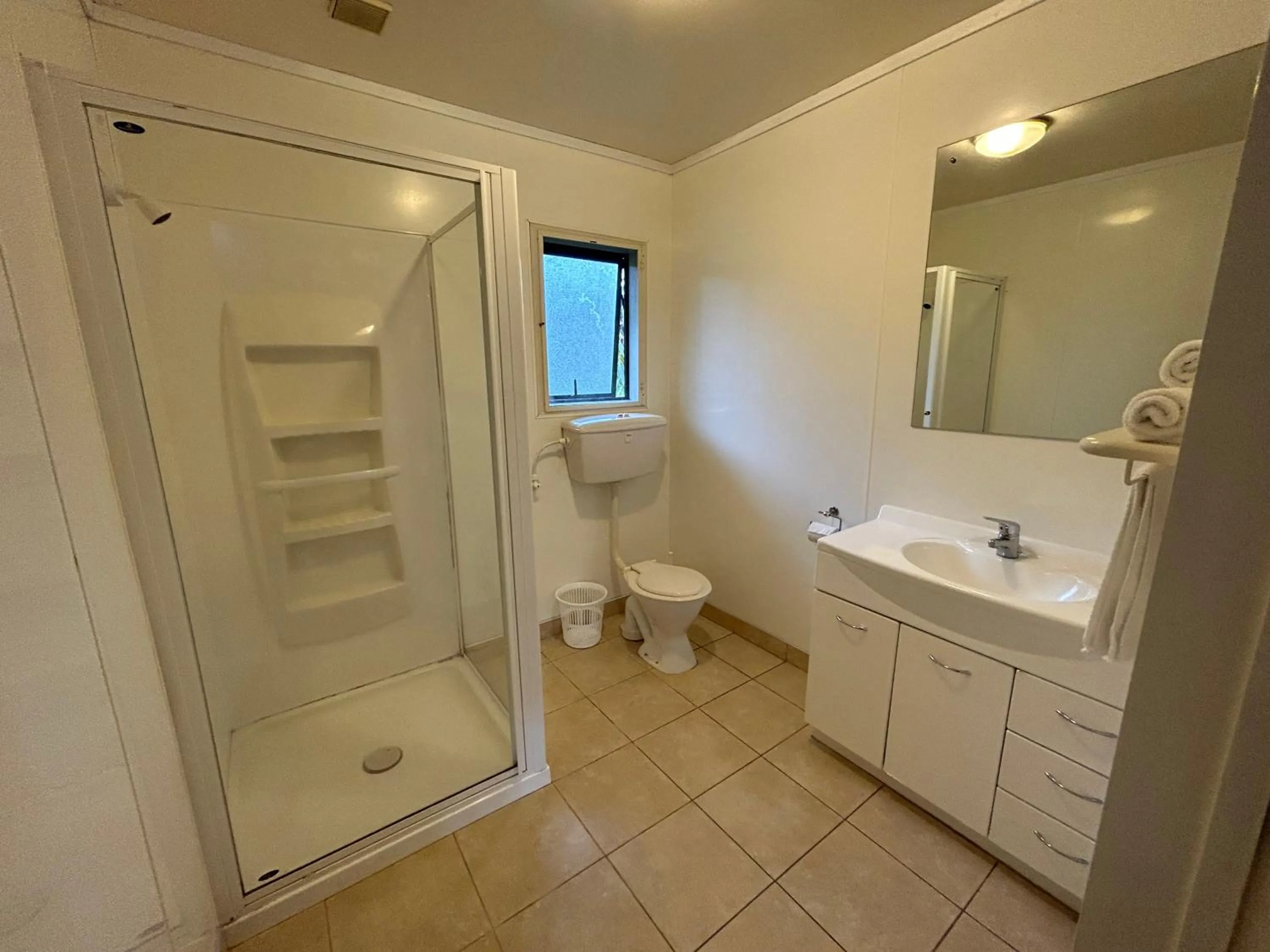 Shower in Kiwi Park Motels