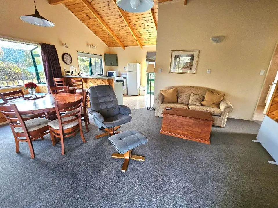 Living room in Kiwi Park Motels