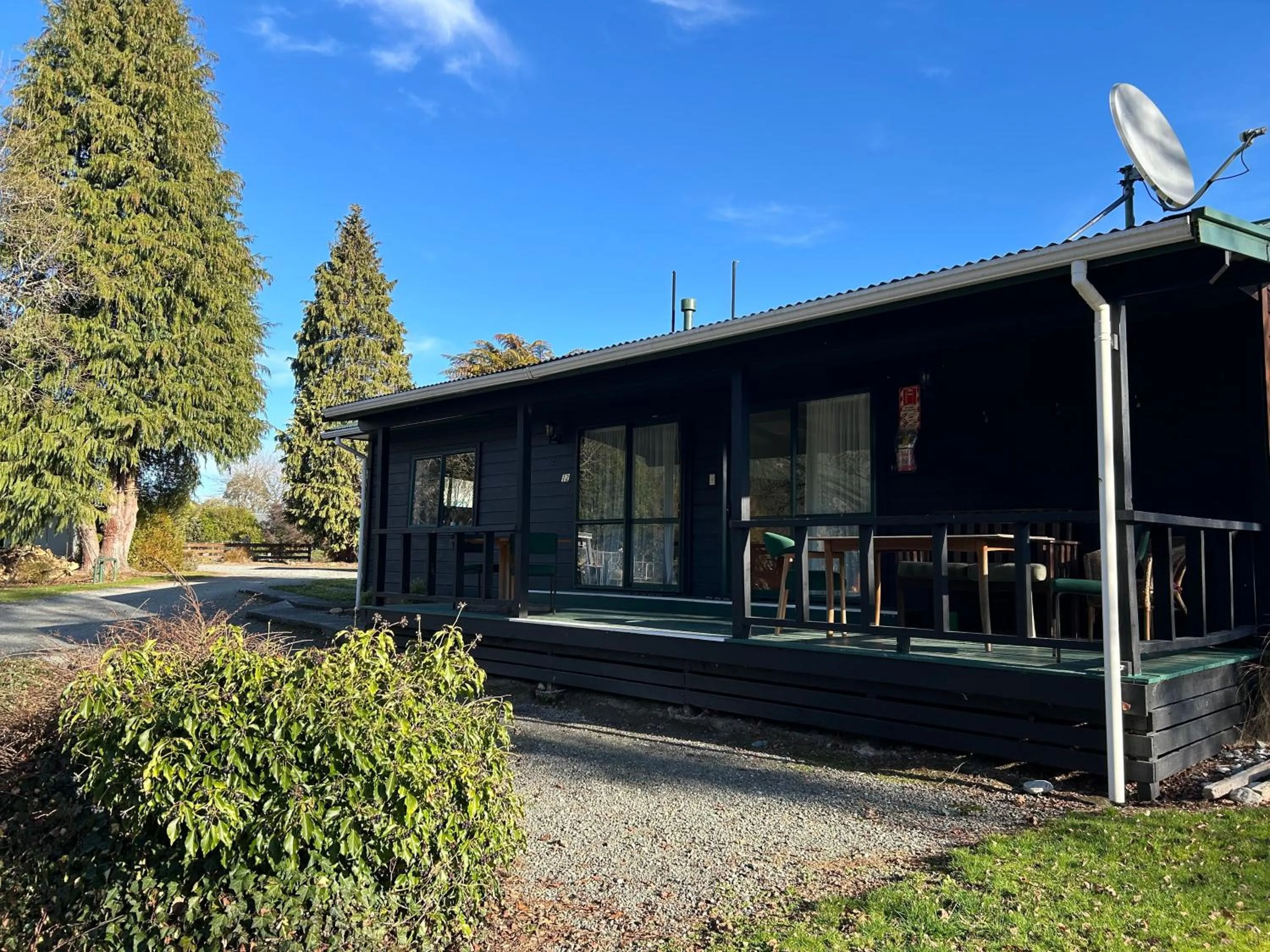 Property building in Kiwi Park Motels