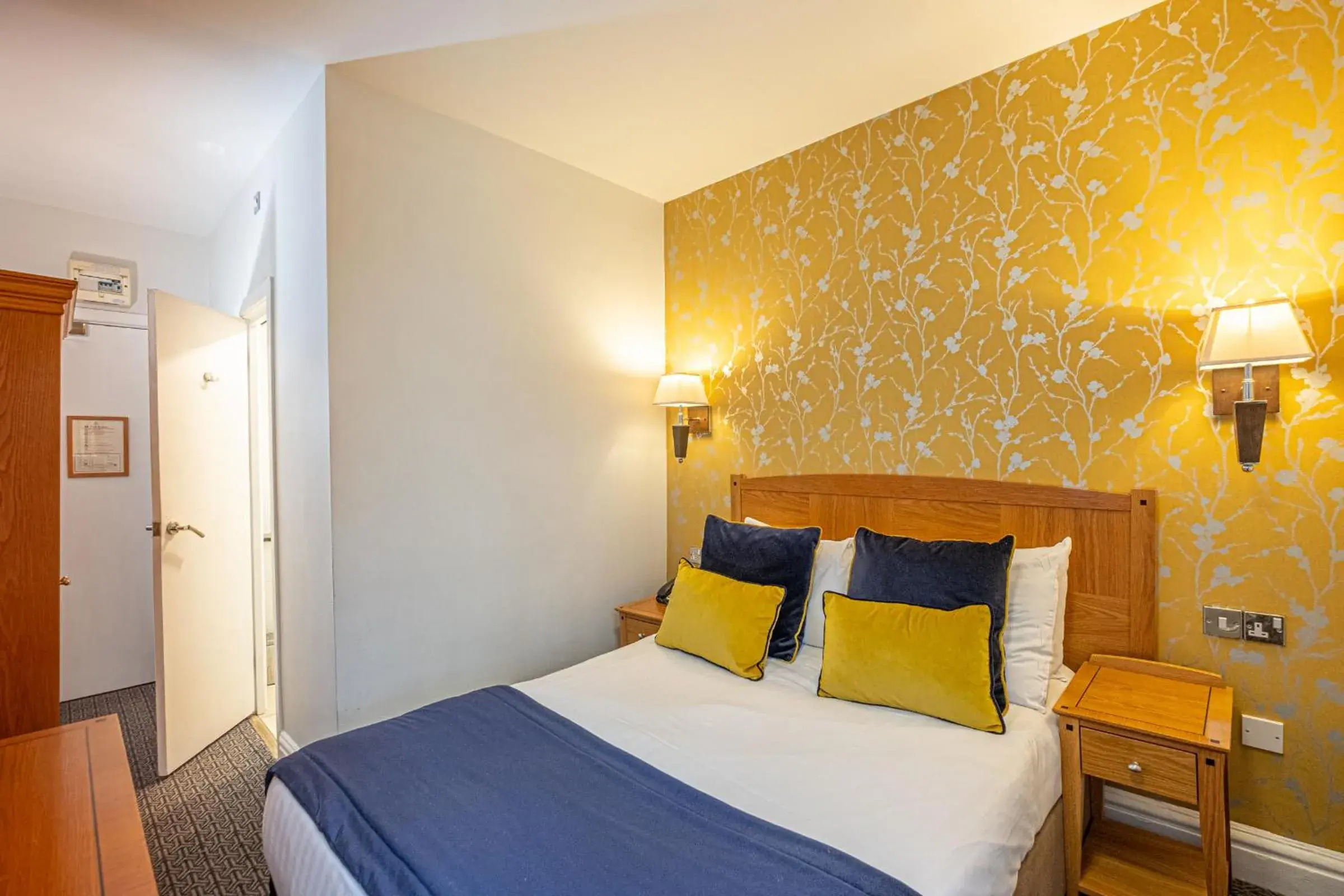 Compact Double Room with Air Conditioning in Durley Dean Compact Double Room with Air Conditioning in Durley Dean