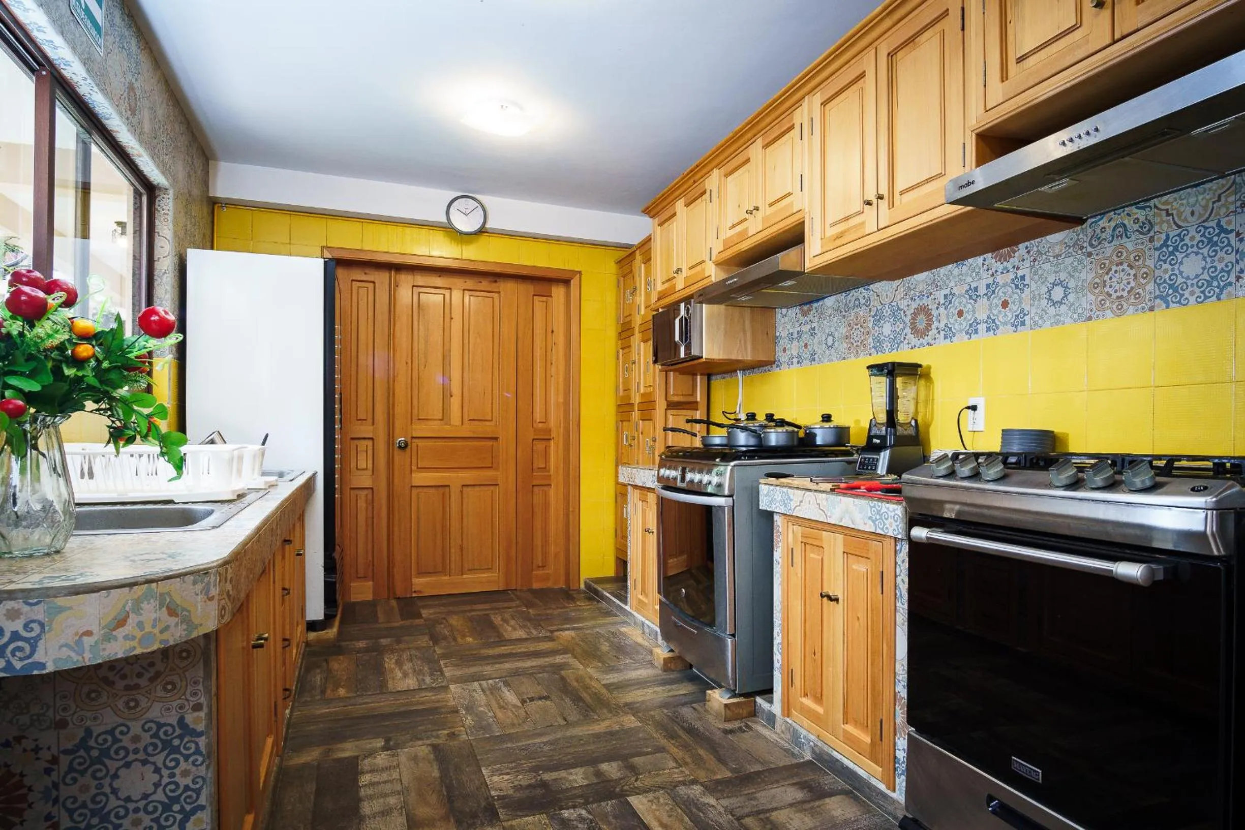 Communal kitchen in Tierra Alta Hostal